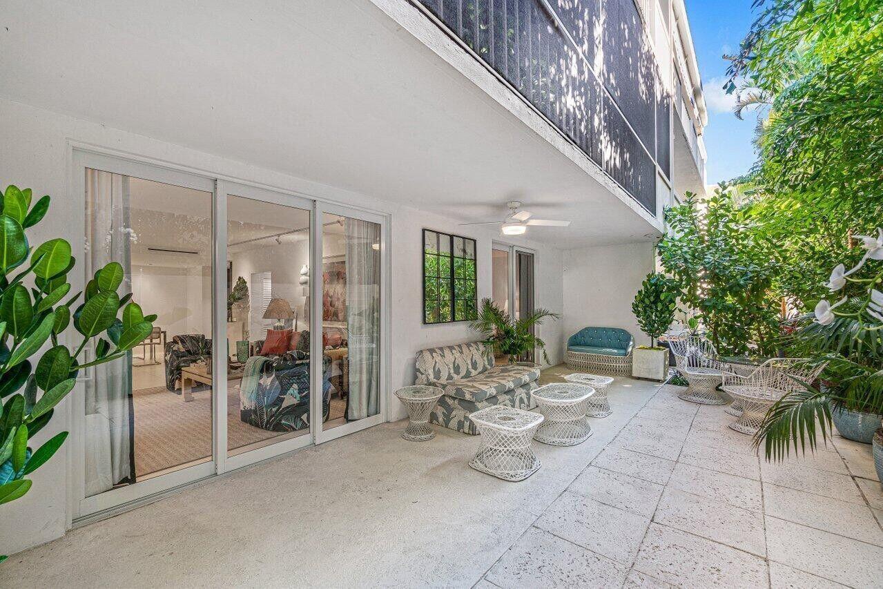 Completely renovated and furnished split floor plan. 2/2 garden condo in boutique building by interior designer Danielle Rollins. Great closet space, washer and dryer in unit. Outdoor terrace. Centrally located to restaurants, beach, lake trail and shopping on Worth Avenue. Available annually ($15k/month) or seasonally ($20,000/month - 4 month minimum).