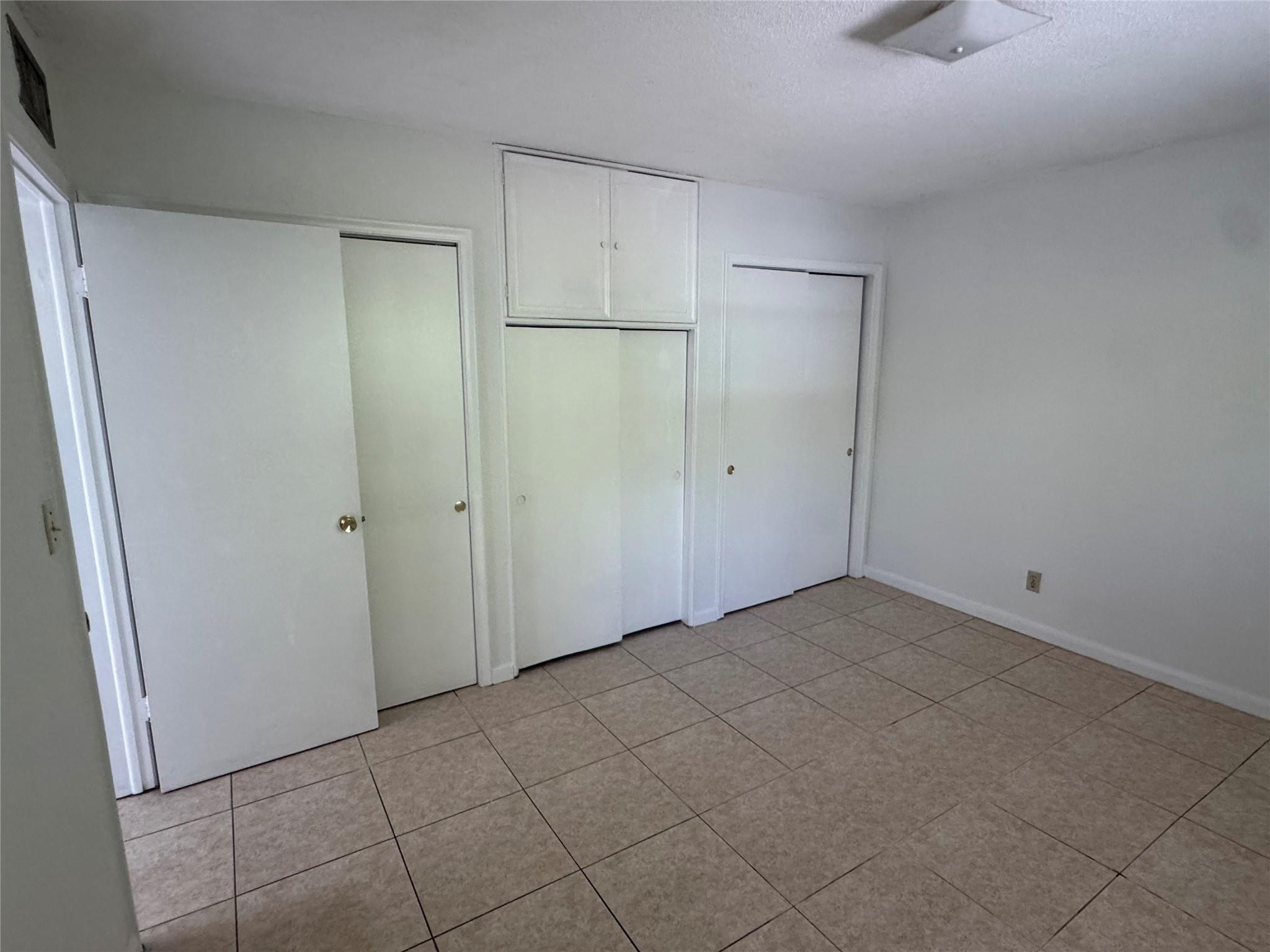 HOLLYWOOD - Residential Lease