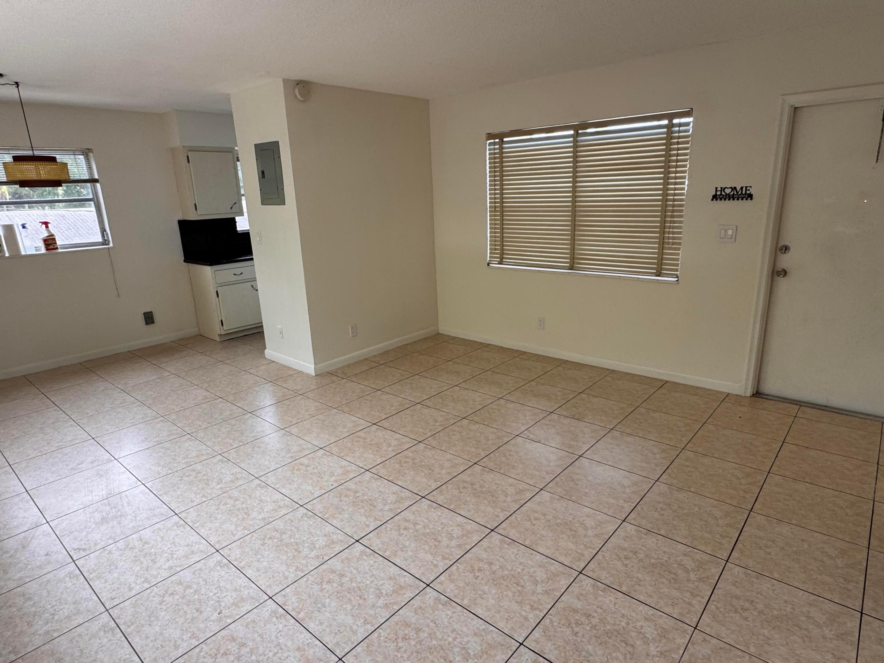 HOLLYWOOD - Residential Lease