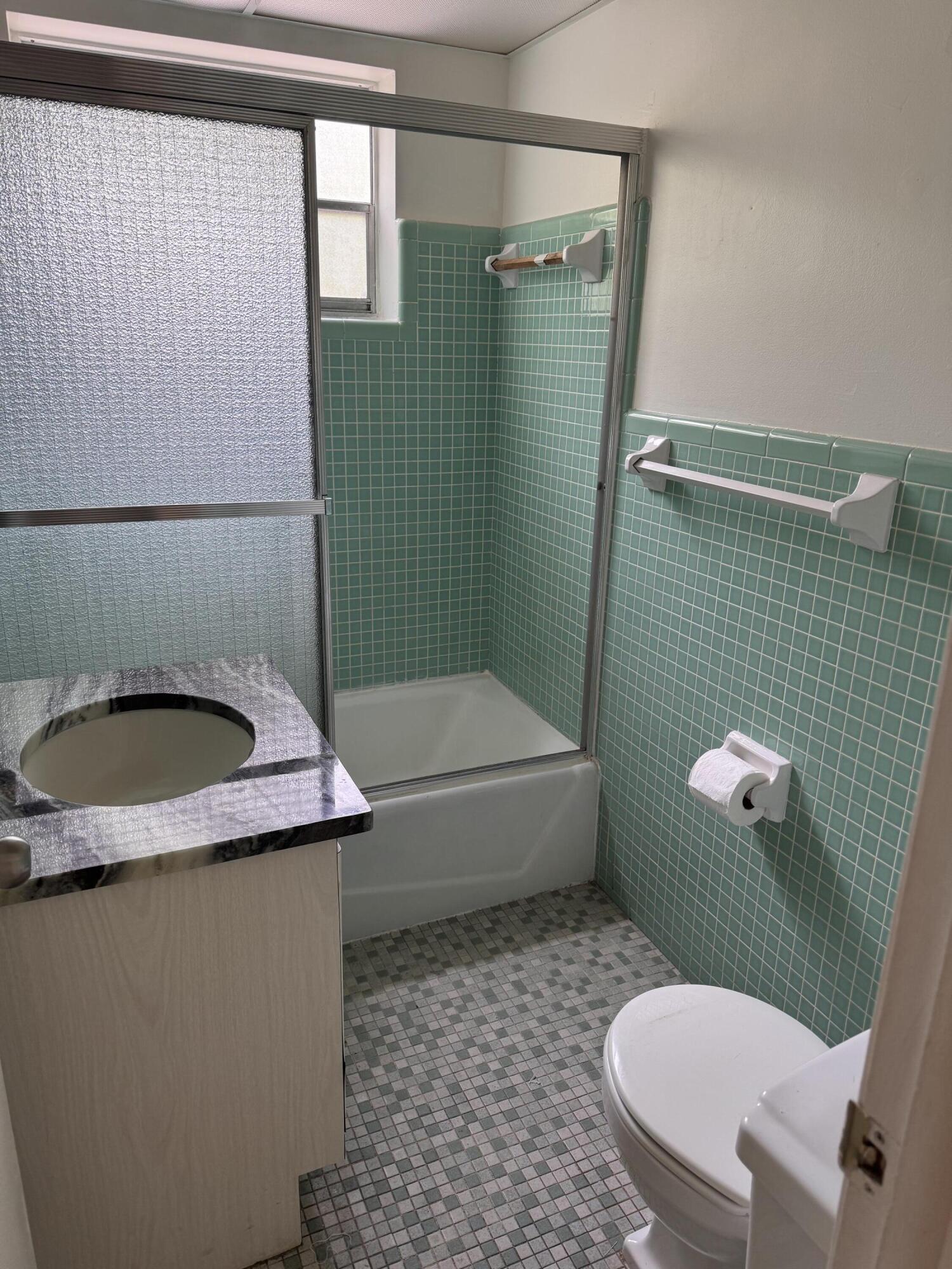 HOLLYWOOD - Residential Lease
