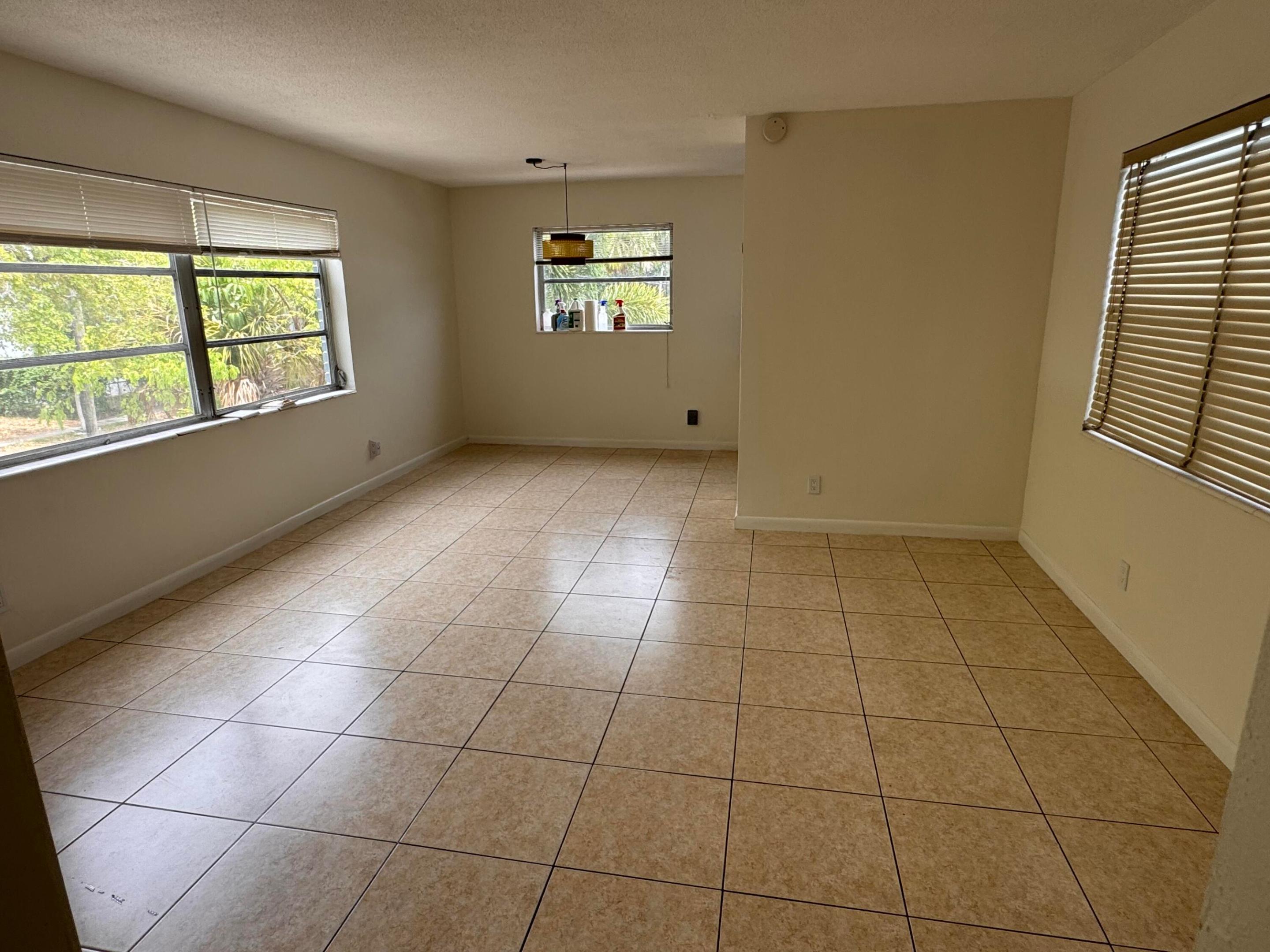 HOLLYWOOD - Residential Lease