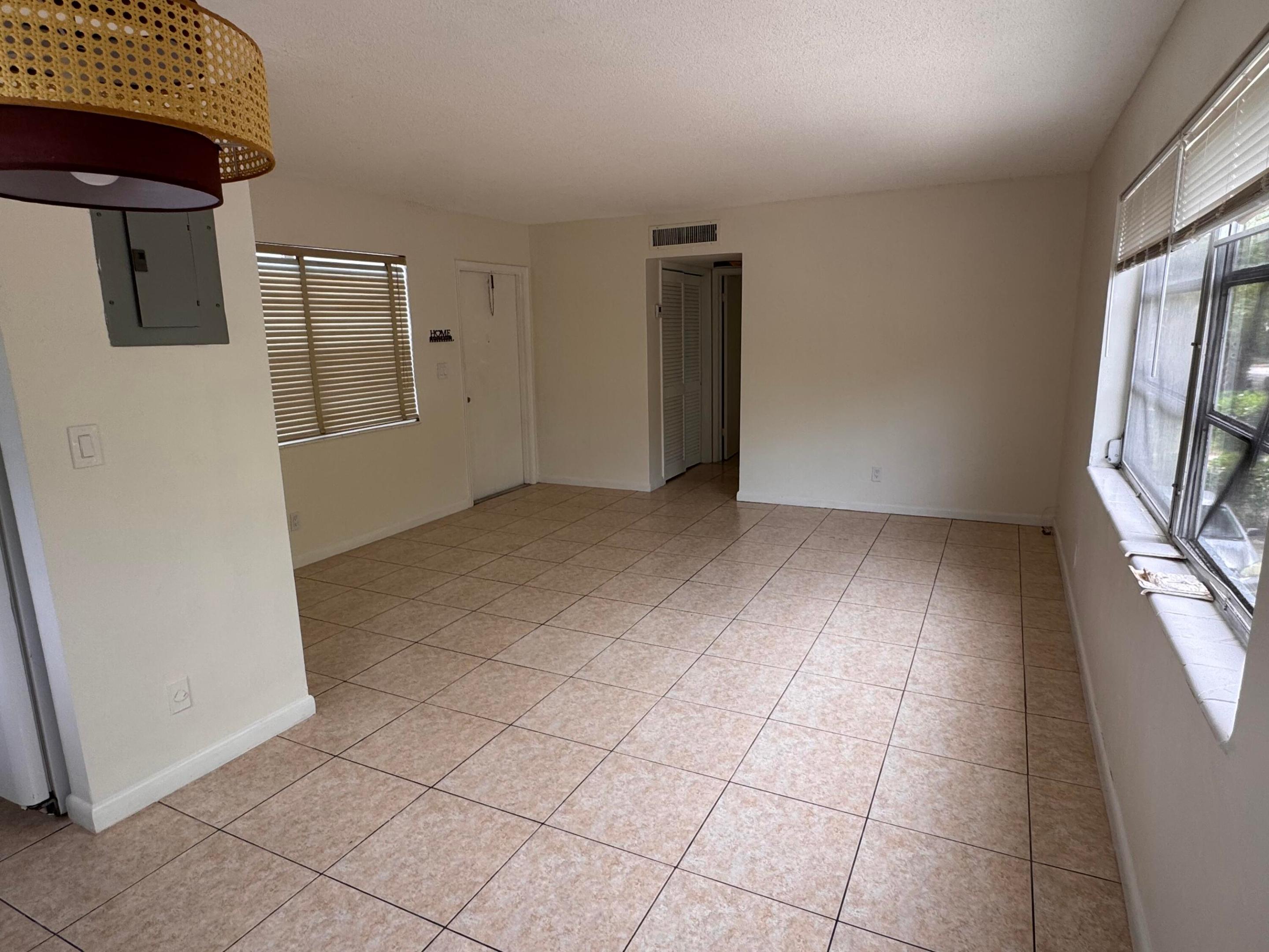HOLLYWOOD - Residential Lease