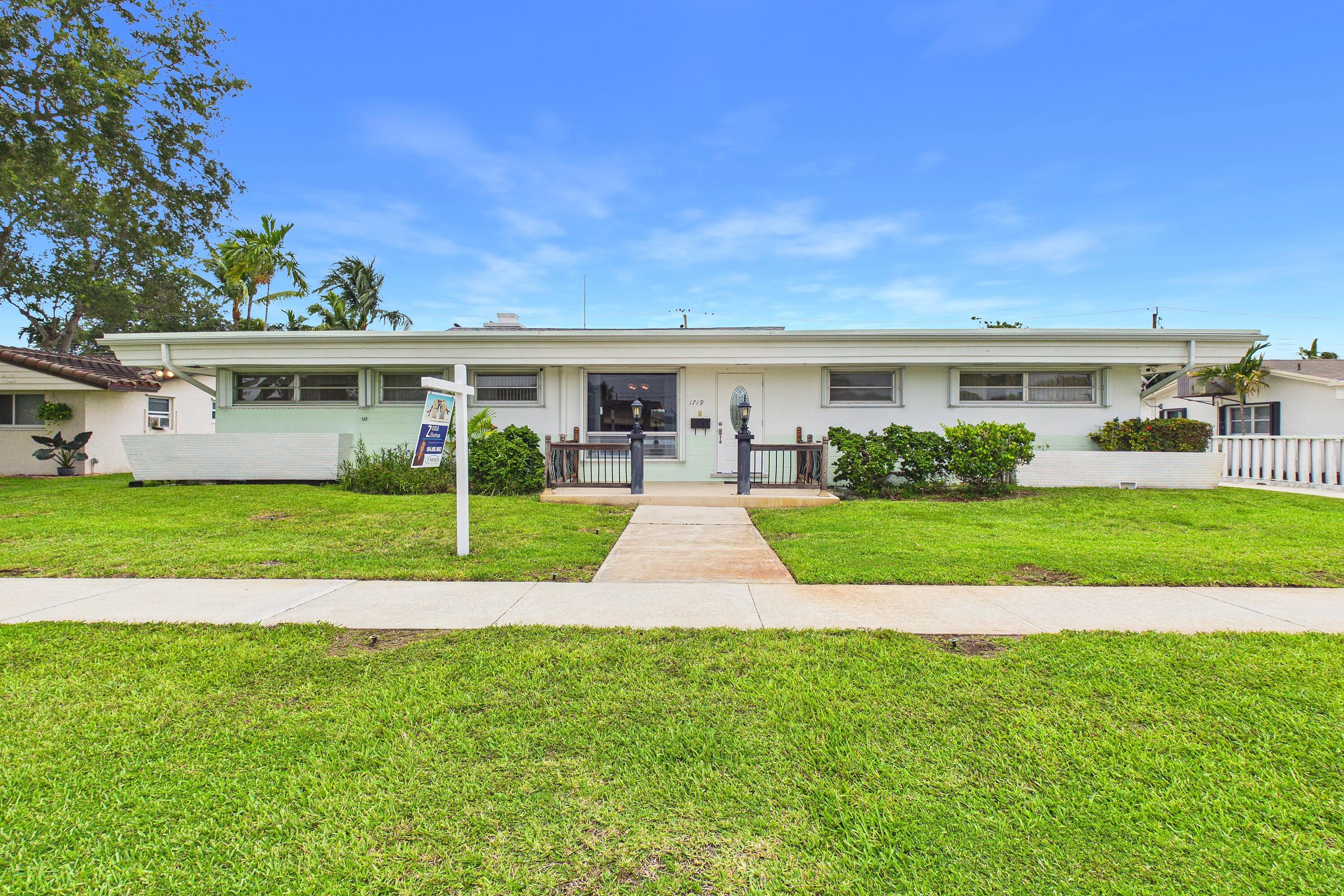 1719 N 44th Avenue, Hollywood FL 33021