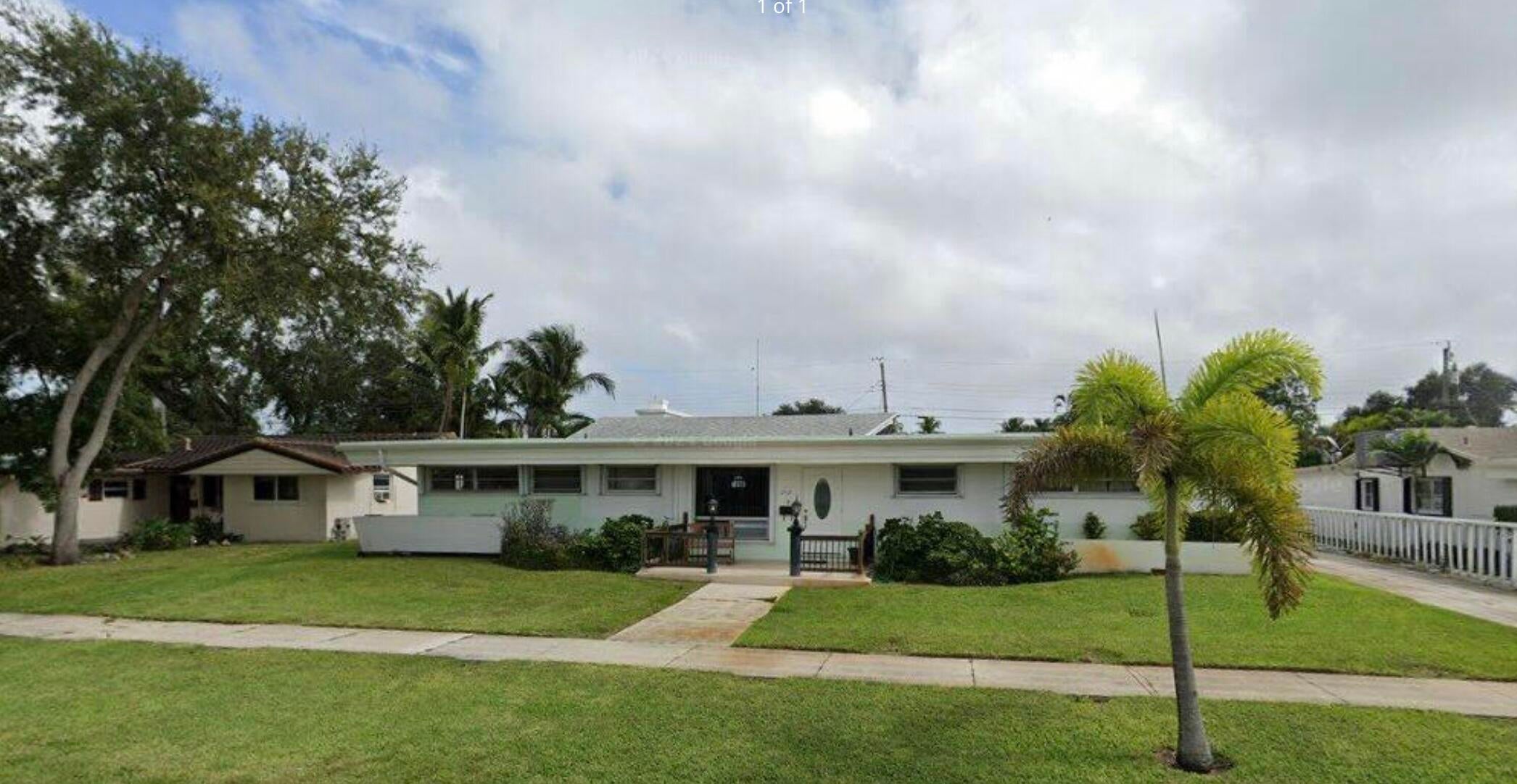 1719 N 44th Avenue