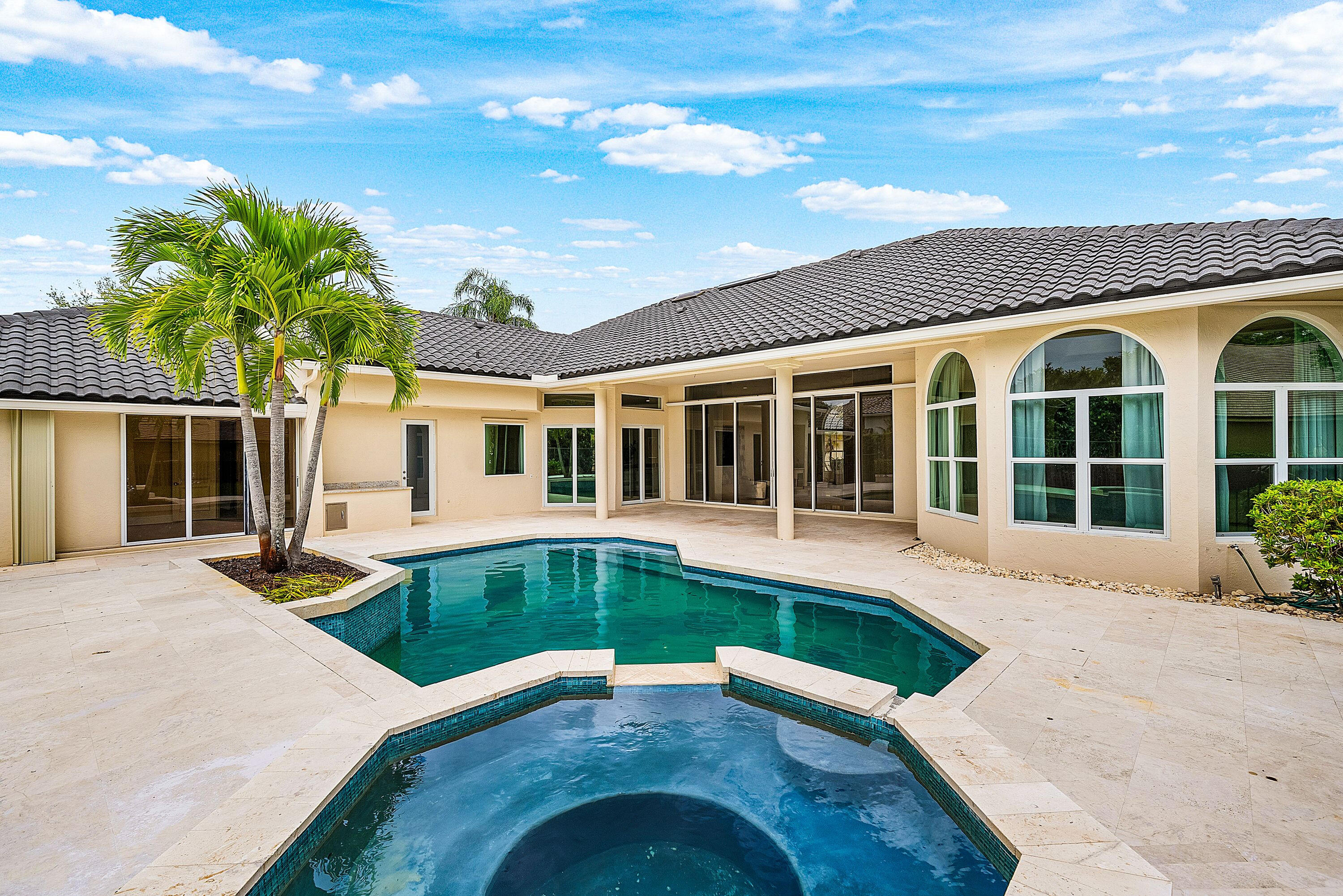 PARKLAND LAKES - Residential