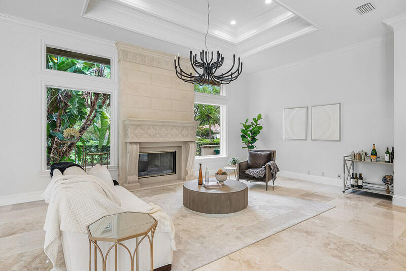 PARKLAND LAKES - Residential