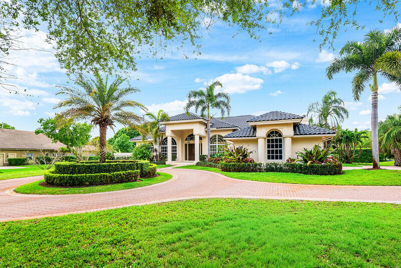 PARKLAND LAKES - Residential