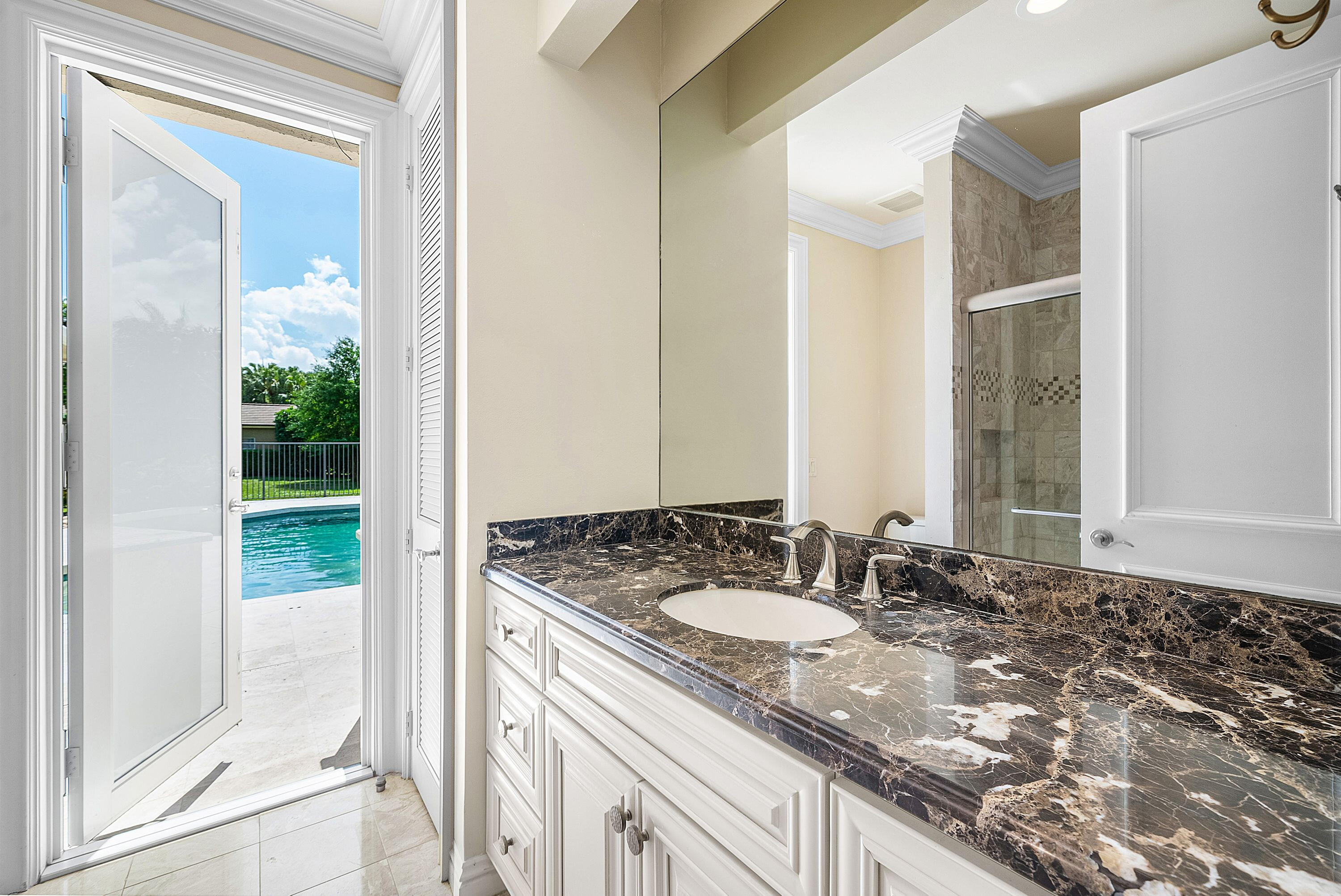 PARKLAND LAKES - Residential