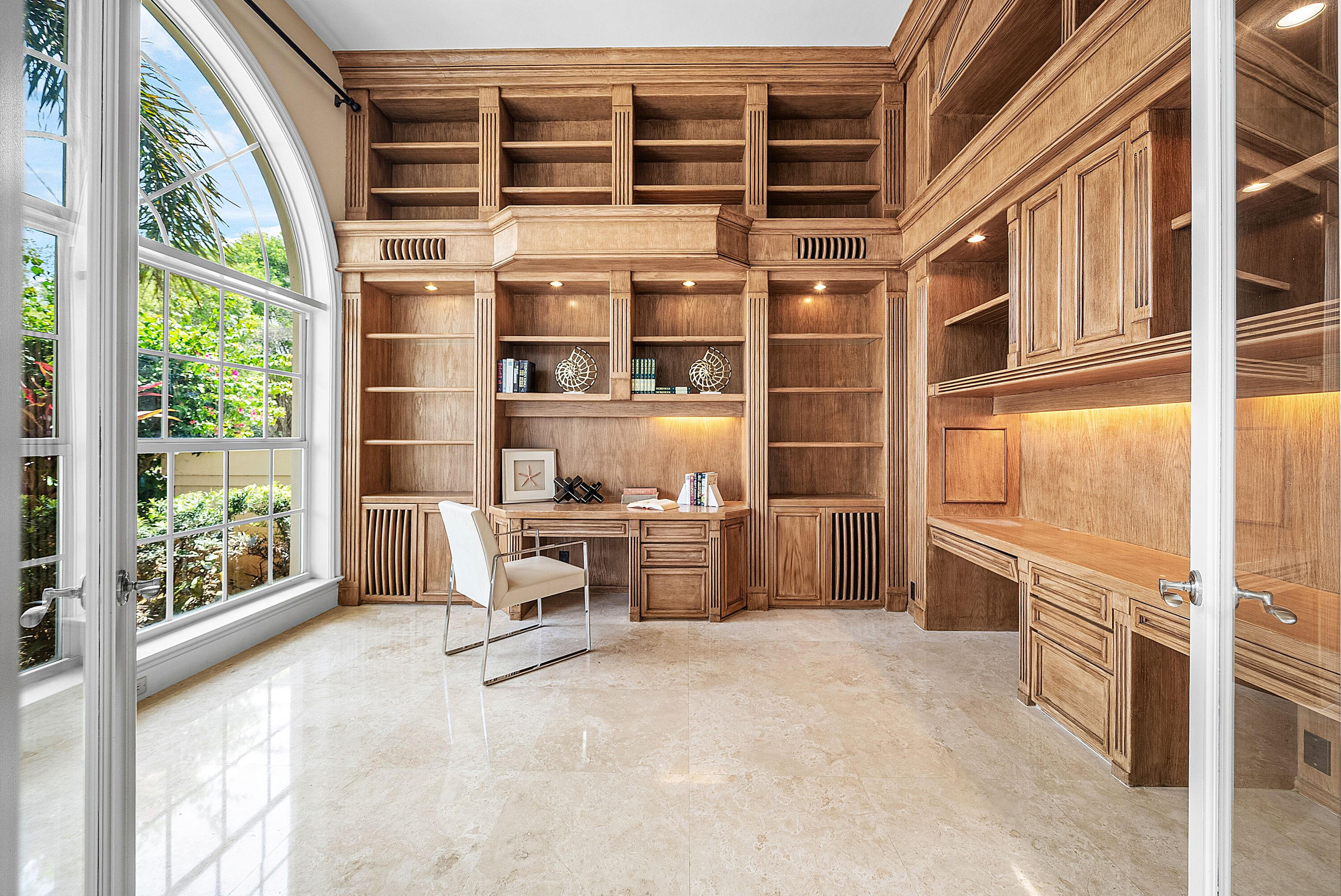 PARKLAND LAKES - Residential