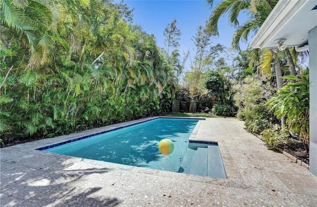 RIO VISTA ISLES - Residential