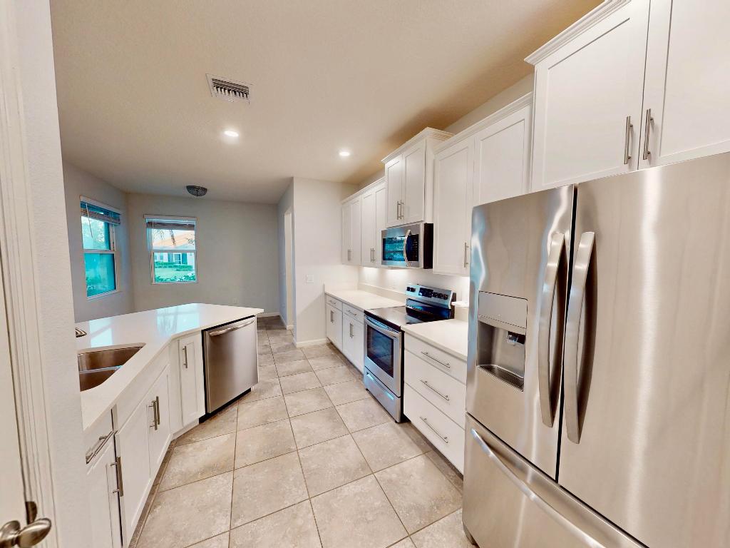 POINTE WEST EAST VILLAGE, PHASE 2A - Residential