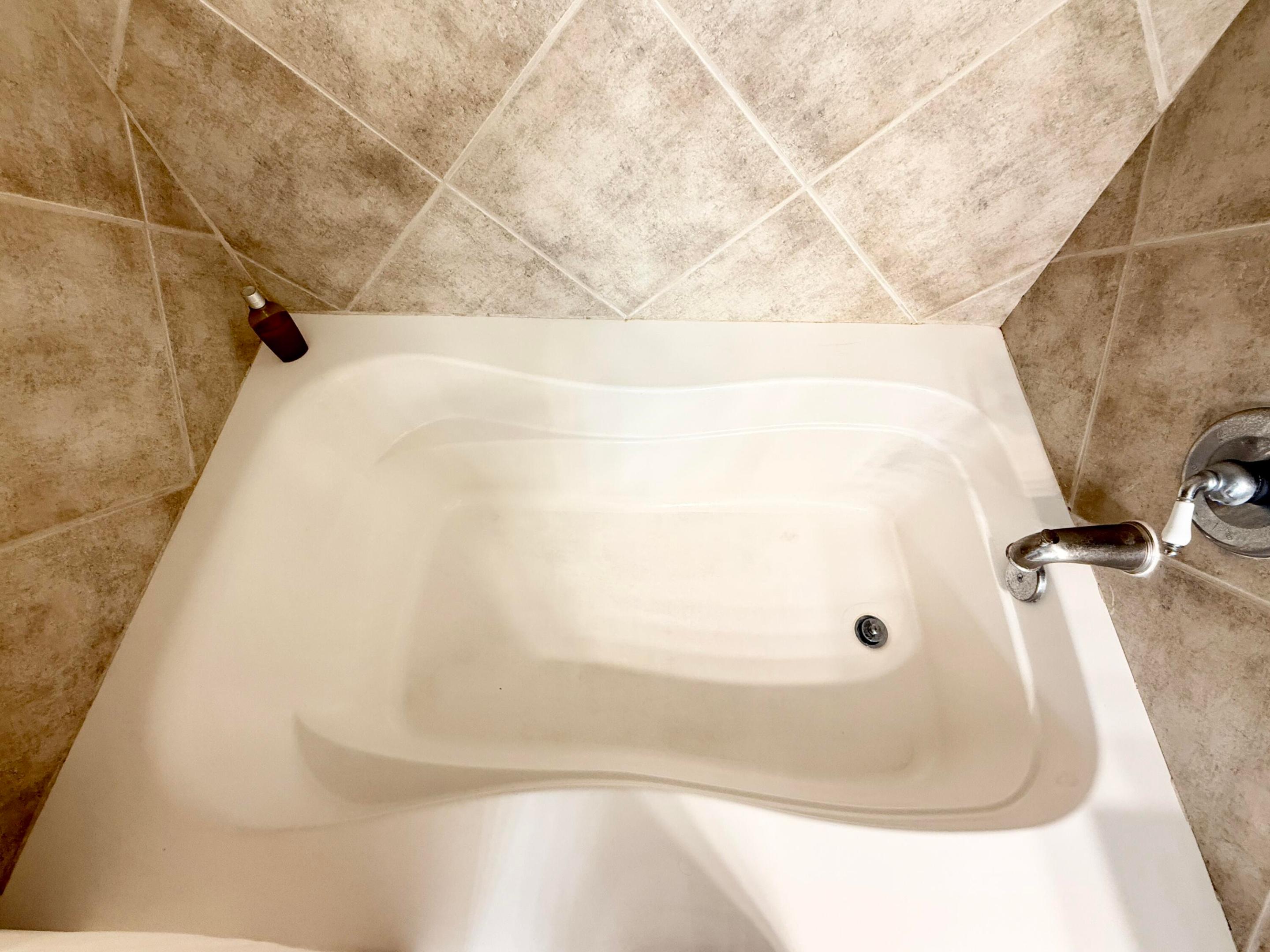 MOORINGS AT LANTANA CONDO 2 - Residential Lease
