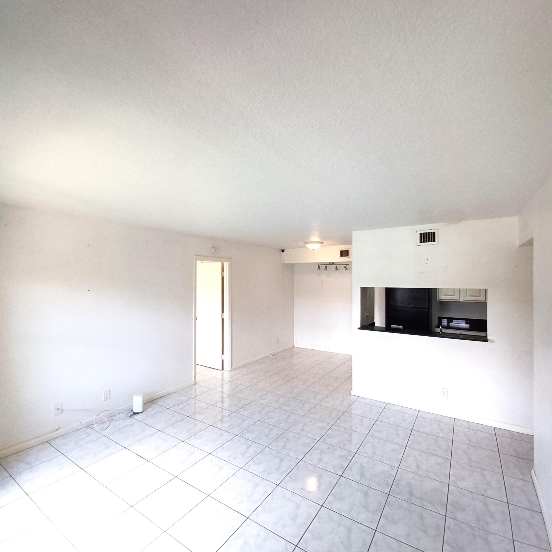 7221 Golf Colony Court 102, Lake Worth, FL, 33467/$149,900 4 7221 Golf Colony Court 102