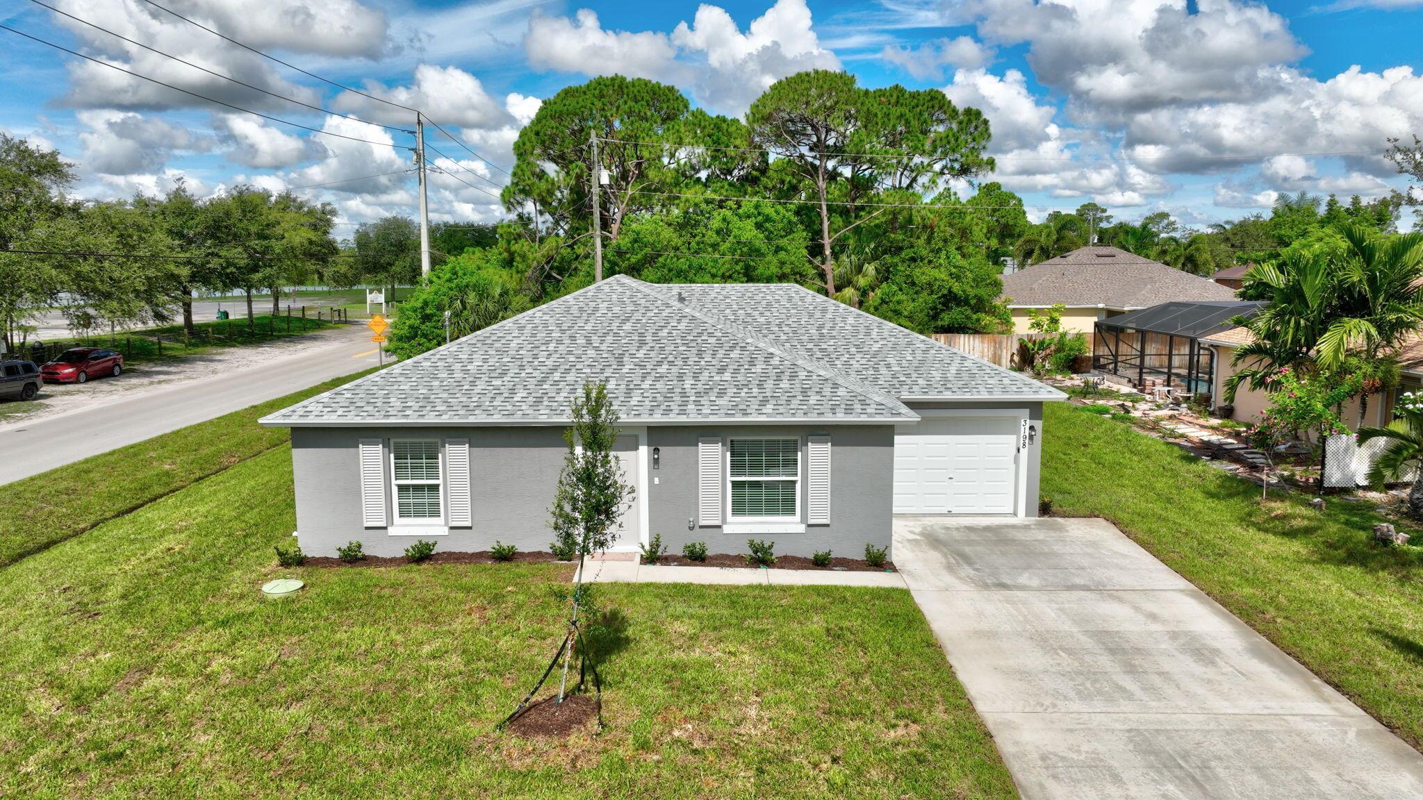 329 SW Ridgecrest Drive