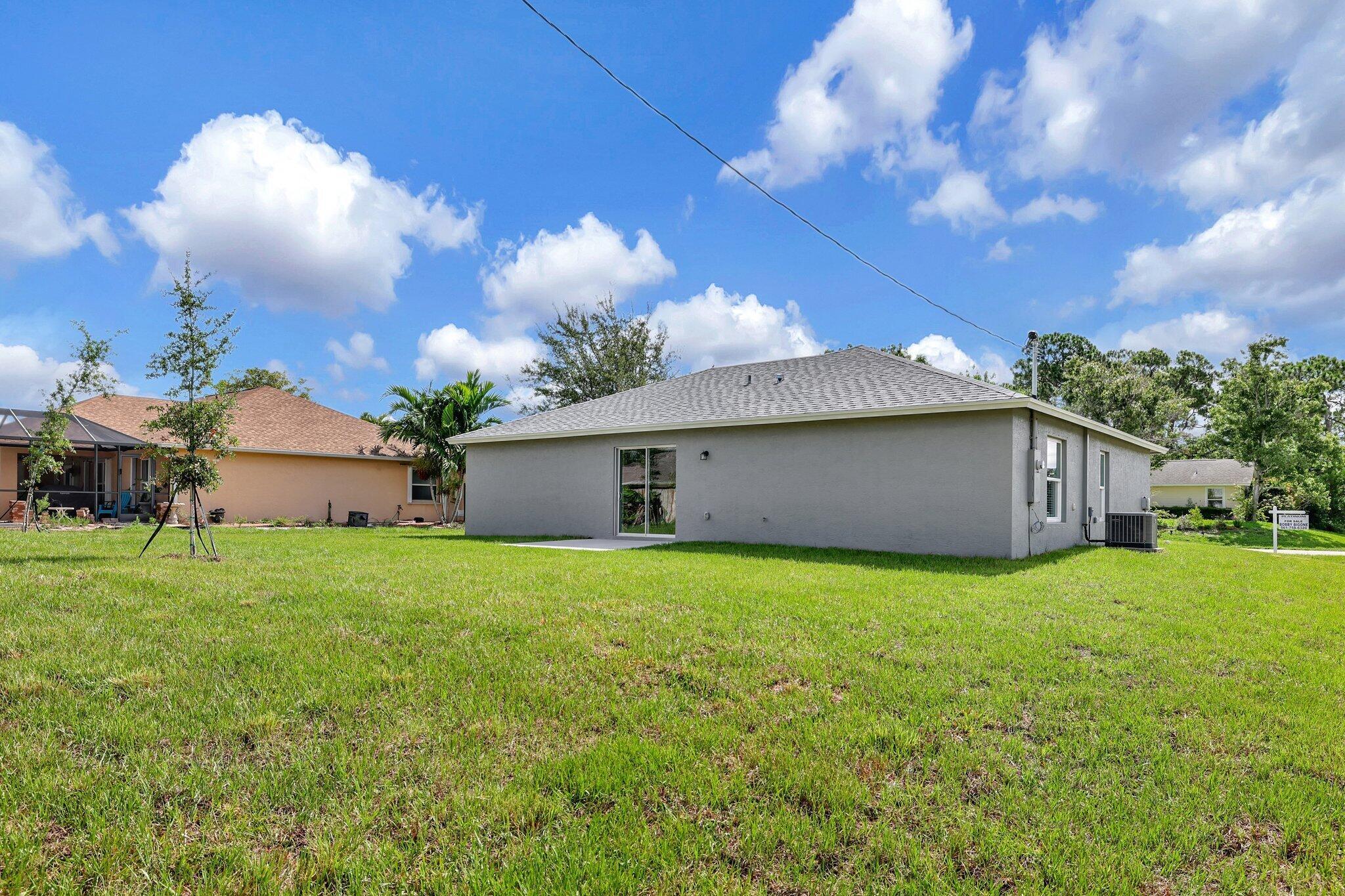 329 SW Ridgecrest Drive