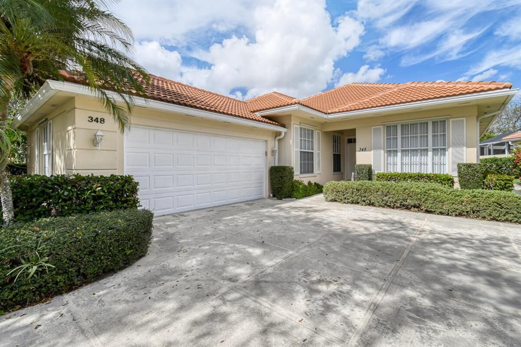Photo of 348 Kelsey Park Circle, Palm Beach Gardens, FL 33410 (MLS # R10867318)