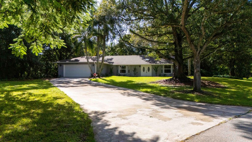 Photo of 5150 SE Sterling Circle, Stuart, FL 34997 (MLS # R11129420)