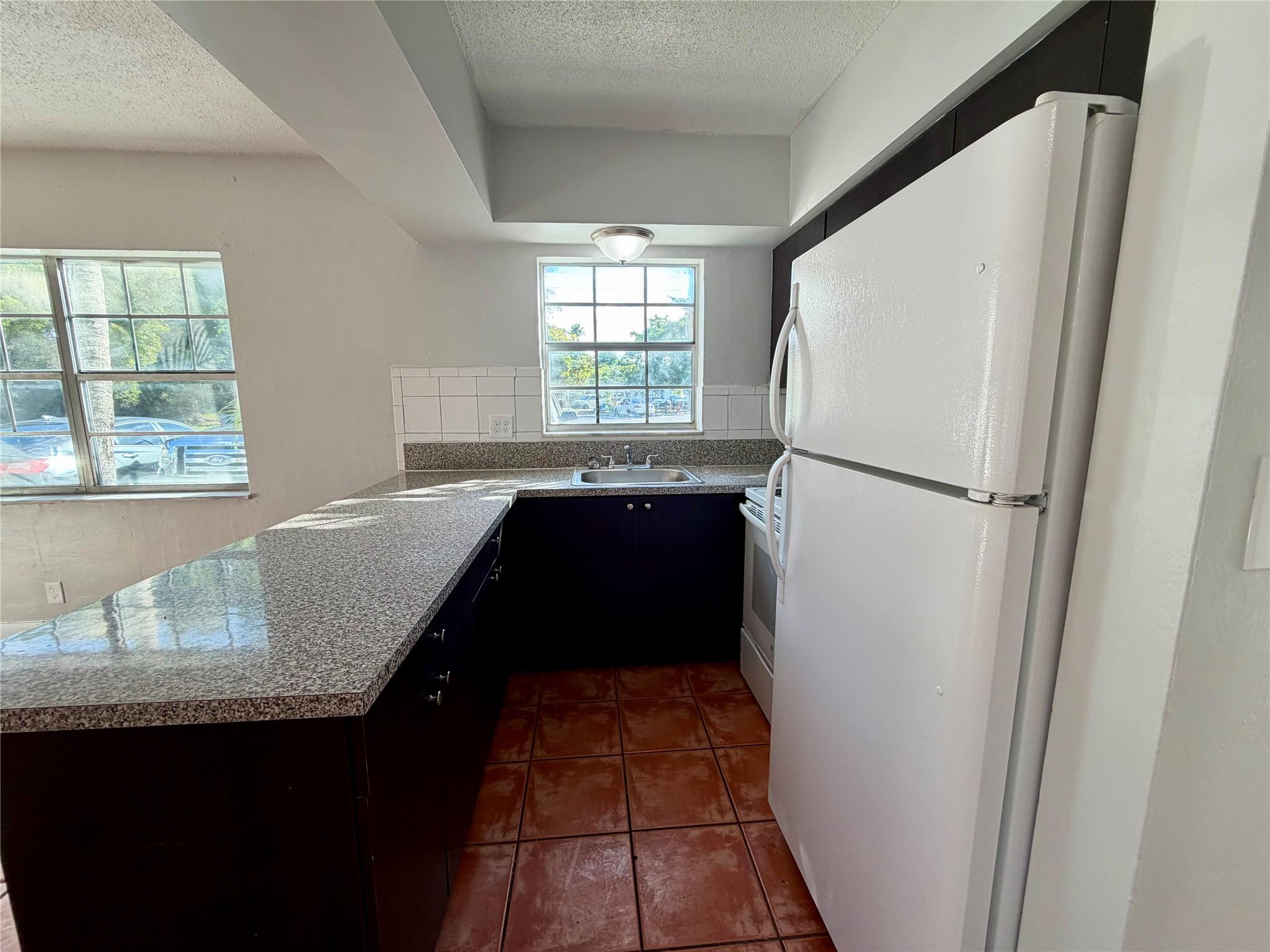 Fairview Amd 10-25 B - Residential Lease