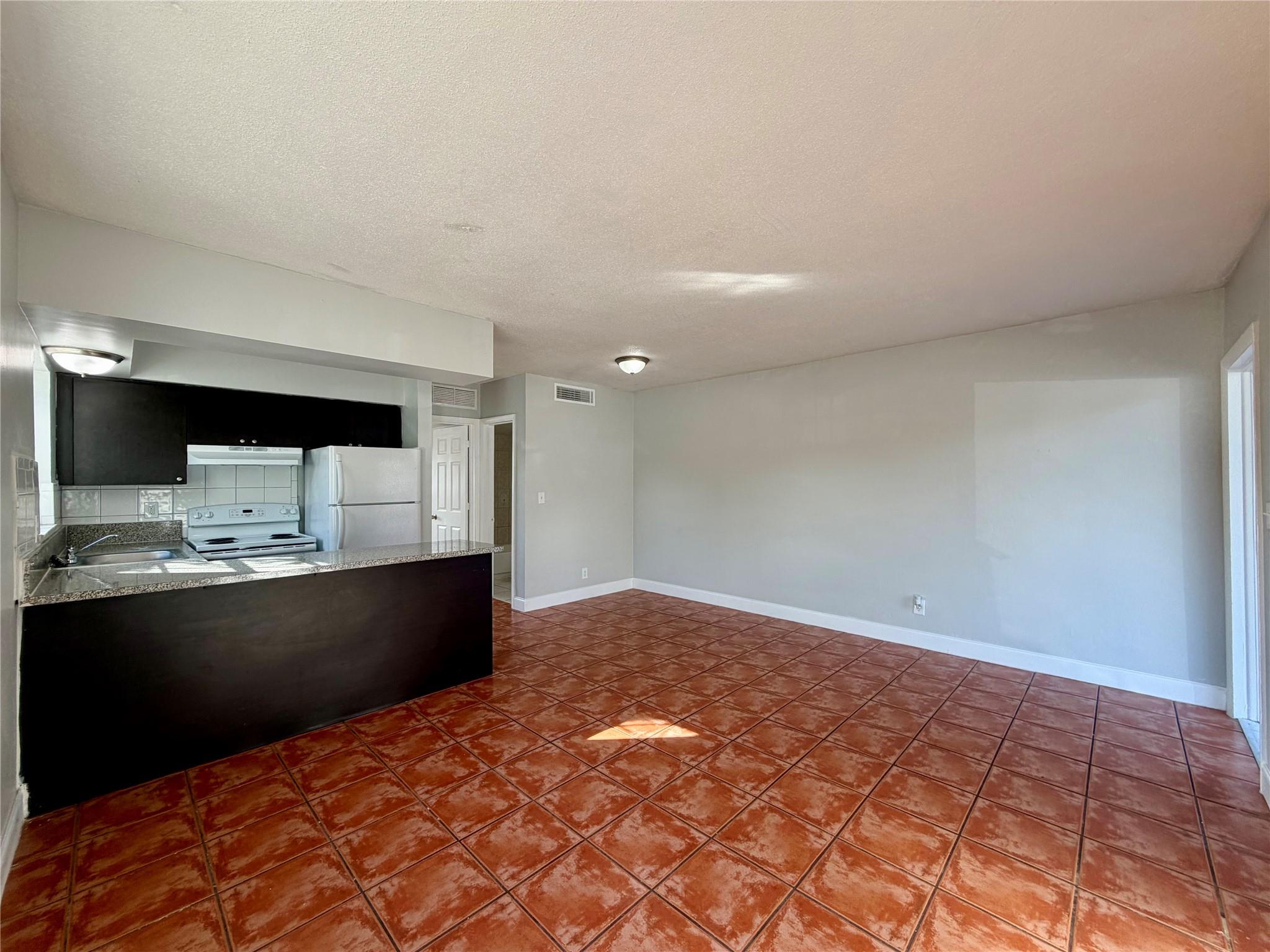 Fairview Amd 10-25 B - Residential Lease