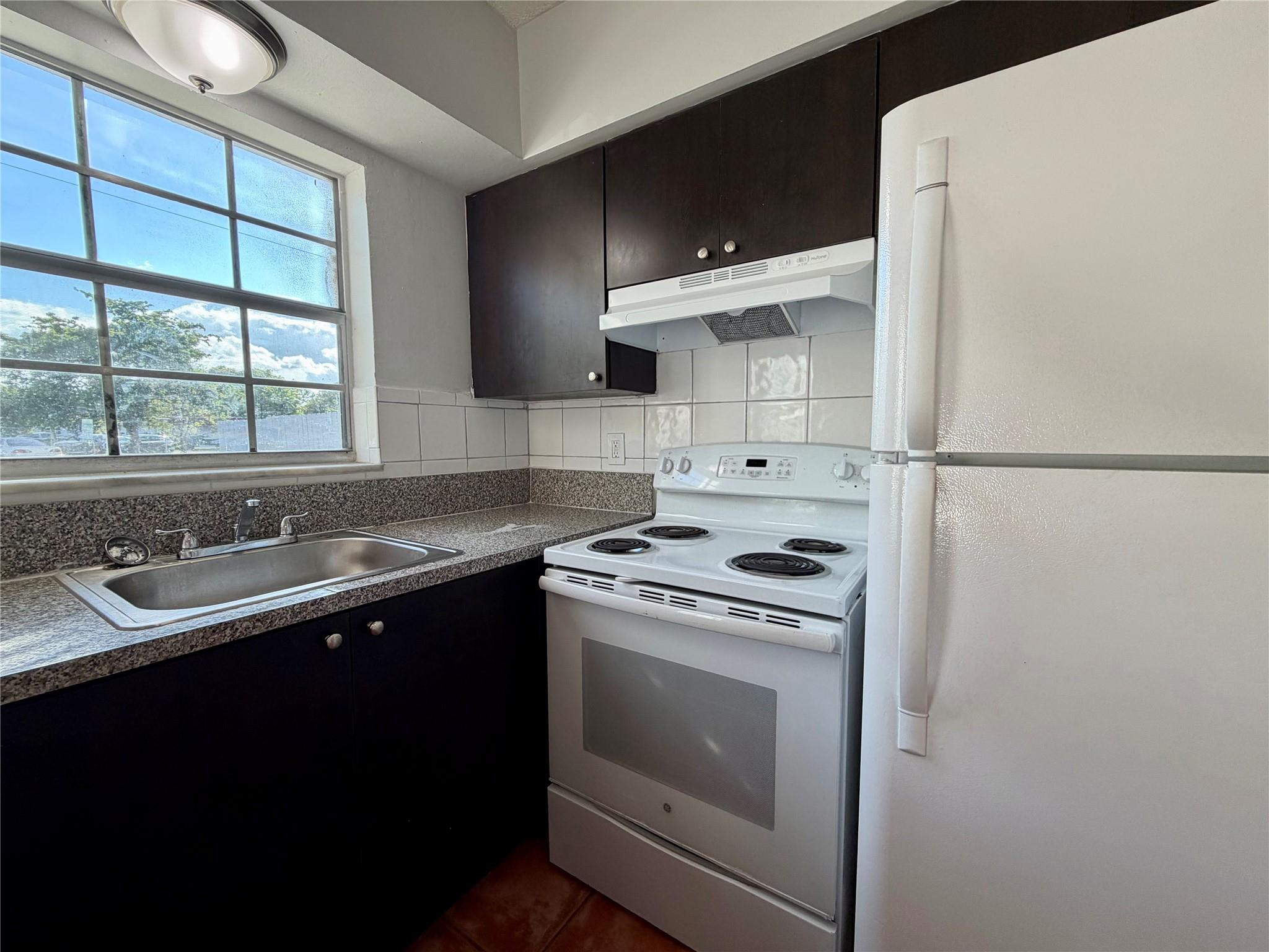 Fairview Amd 10-25 B - Residential Lease