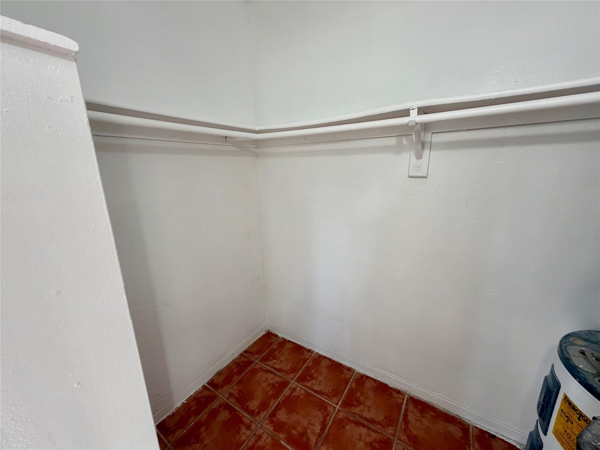 Fairview Amd 10-25 B - Residential Lease