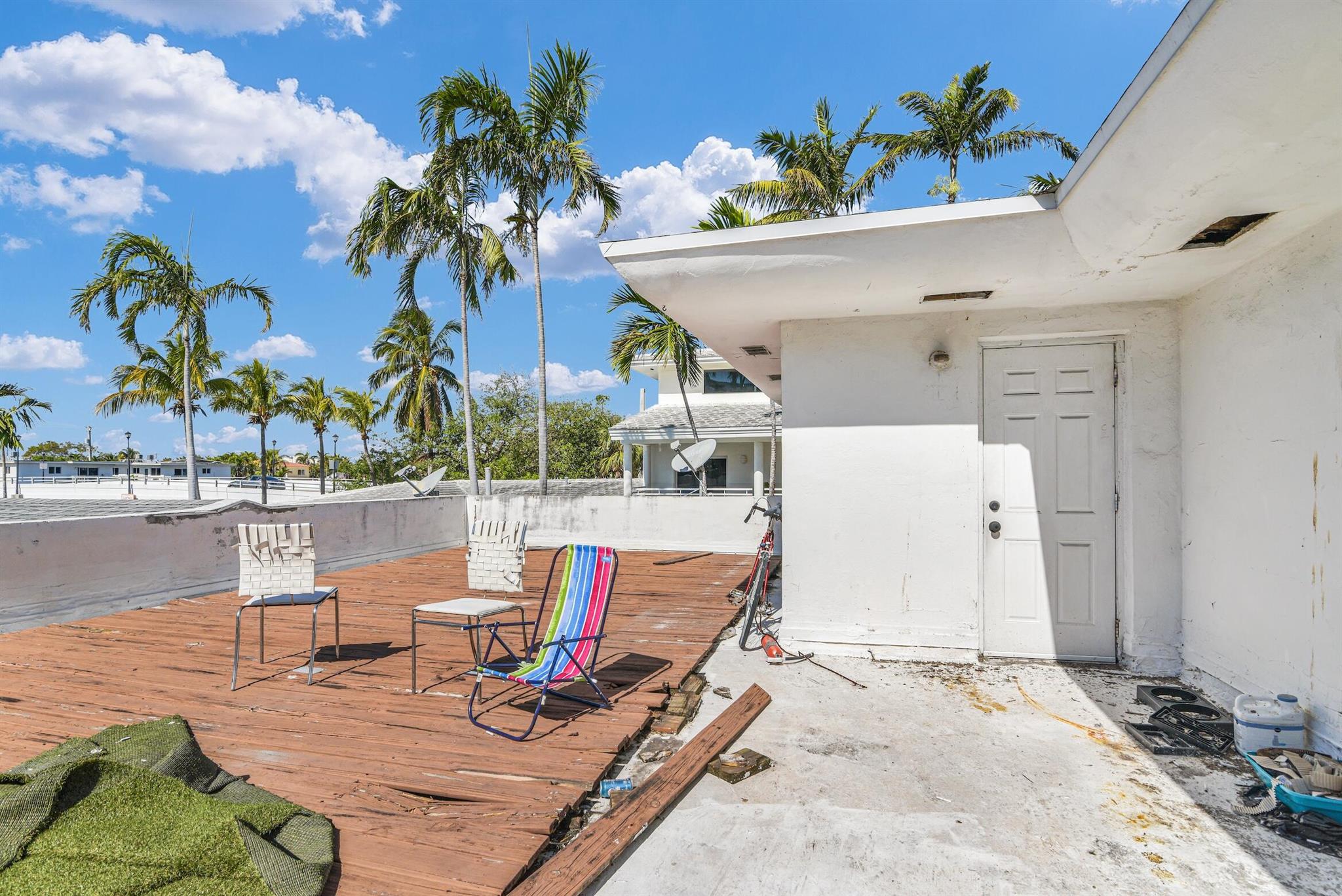 BEACH BAY SUB - Commercial Sale