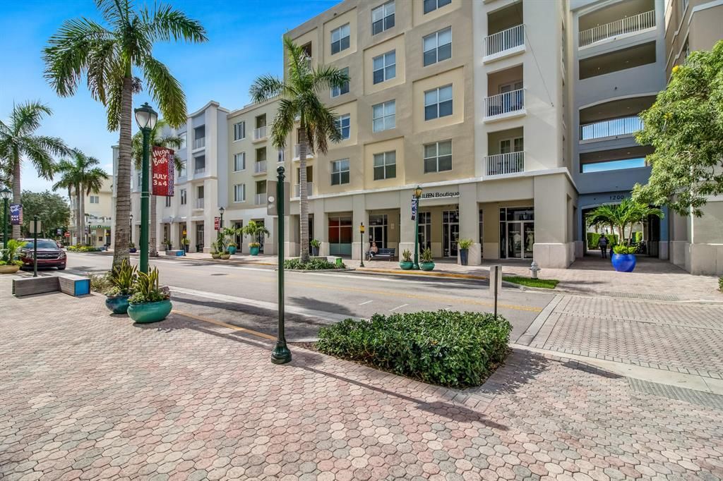 Photo of 1200 Town Center Drive Dr #426, Jupiter, FL 33458 (MLS # R10768944)