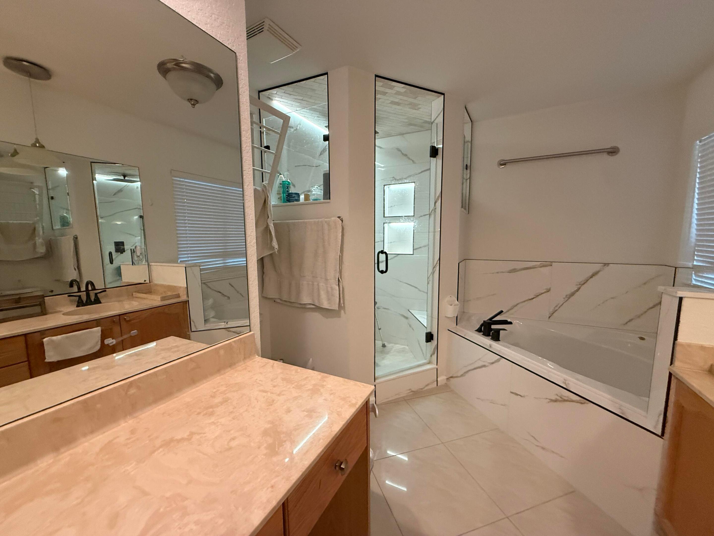 11-43-40~ N 237.9 FT OF S  3380.6 FT OF E 209.6 FT - Residential