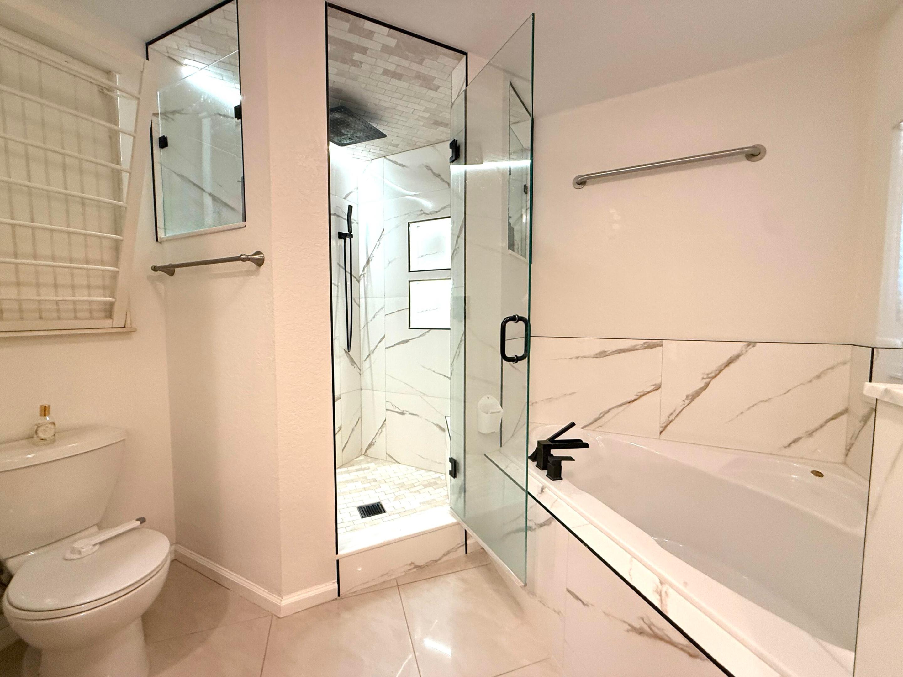 11-43-40~ N 237.9 FT OF S  3380.6 FT OF E 209.6 FT - Residential