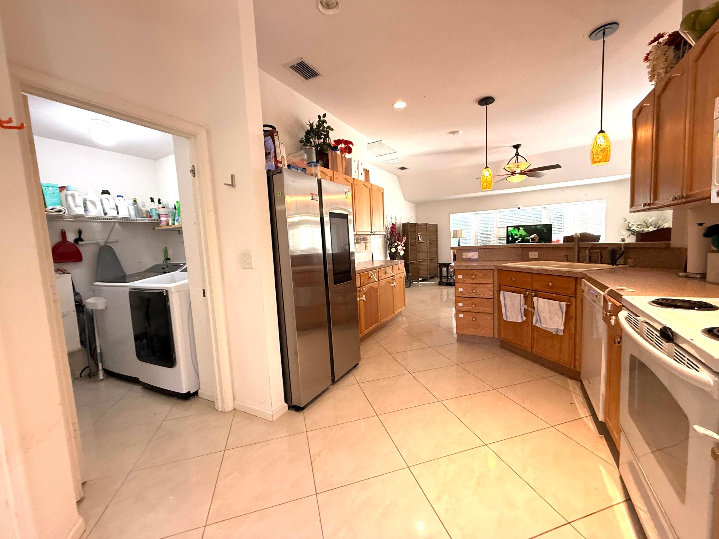 11-43-40~ N 237.9 FT OF S  3380.6 FT OF E 209.6 FT - Residential