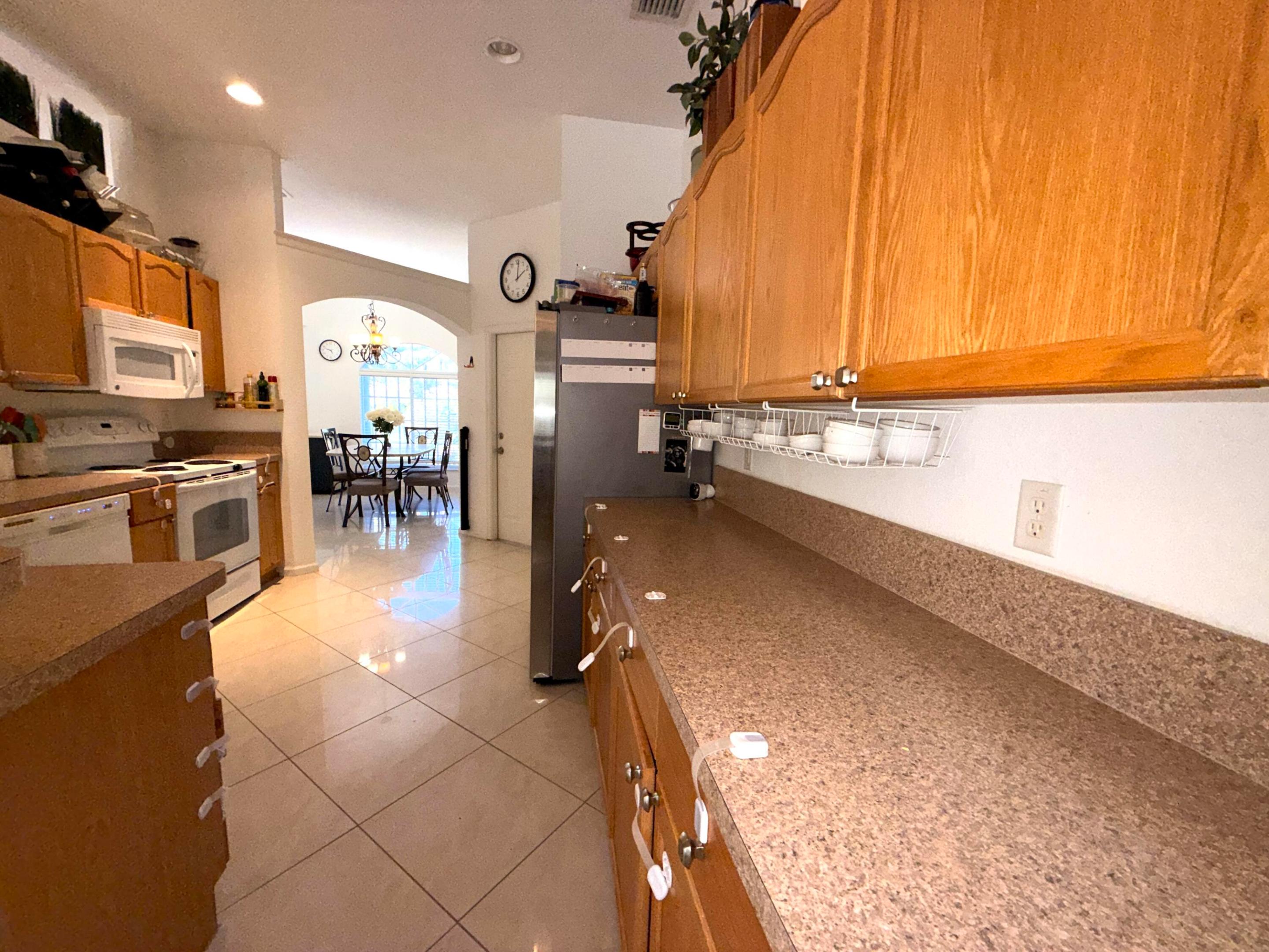 11-43-40~ N 237.9 FT OF S  3380.6 FT OF E 209.6 FT - Residential