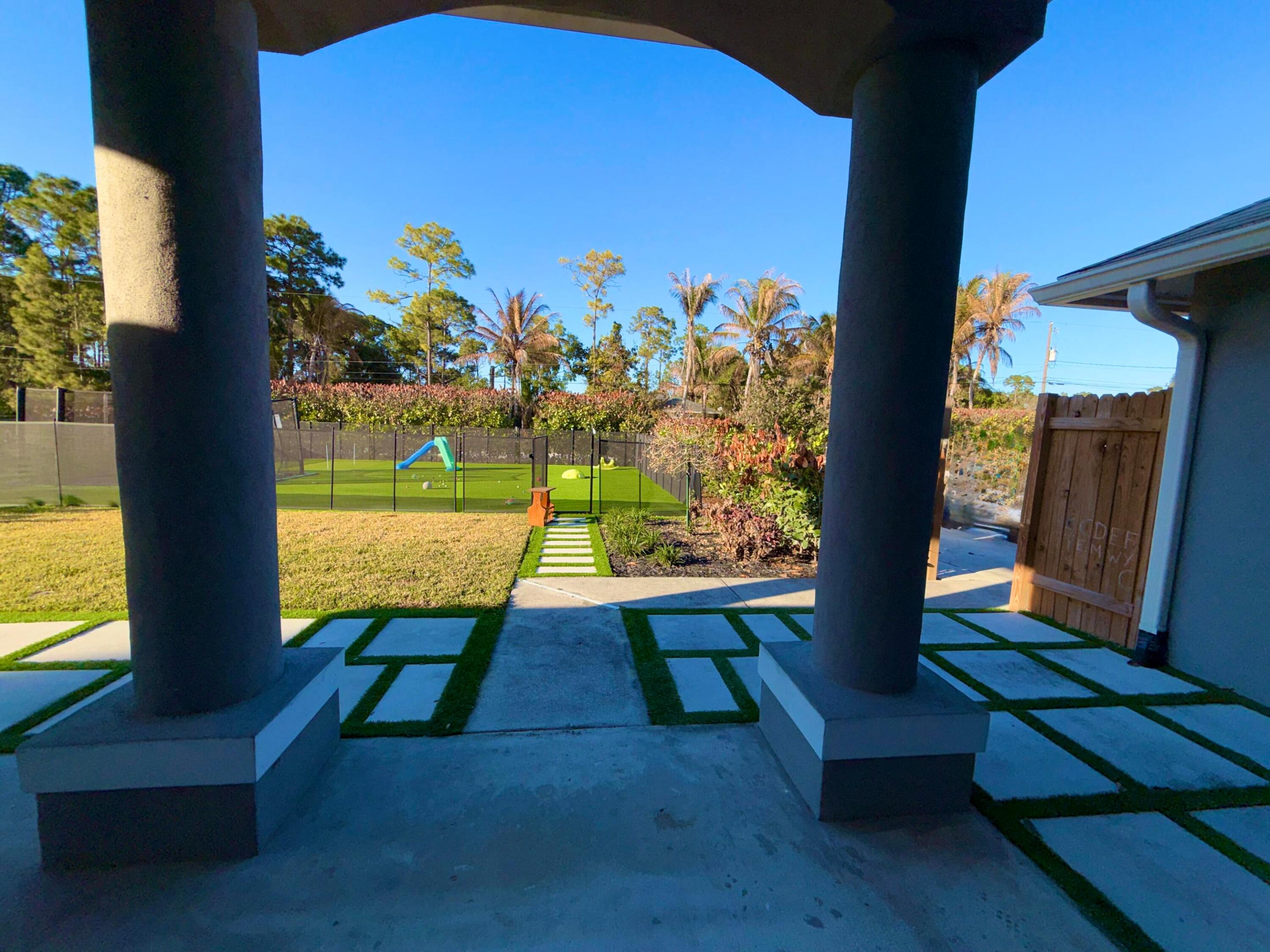 11-43-40~ N 237.9 FT OF S  3380.6 FT OF E 209.6 FT - Residential