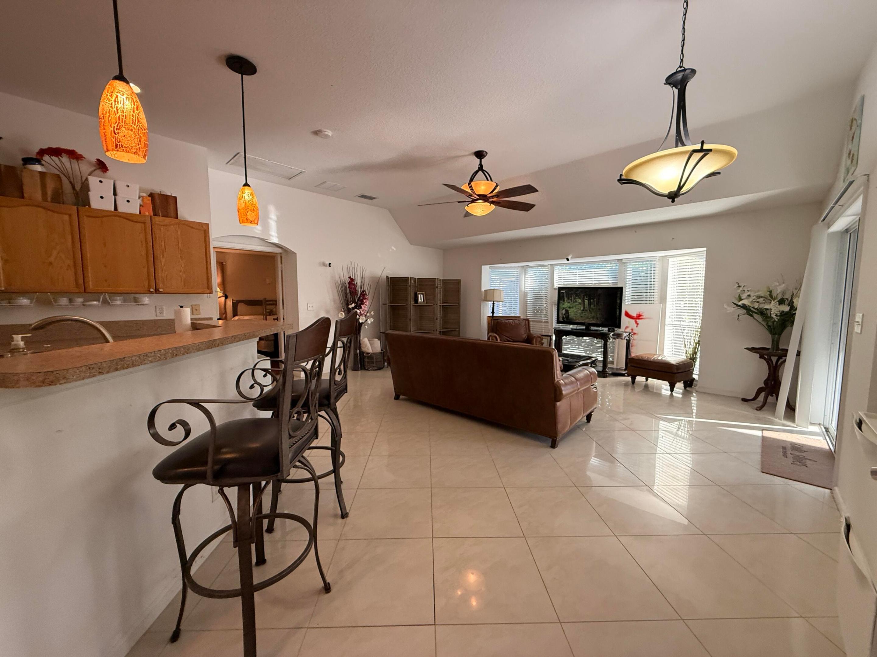 11-43-40~ N 237.9 FT OF S  3380.6 FT OF E 209.6 FT - Residential