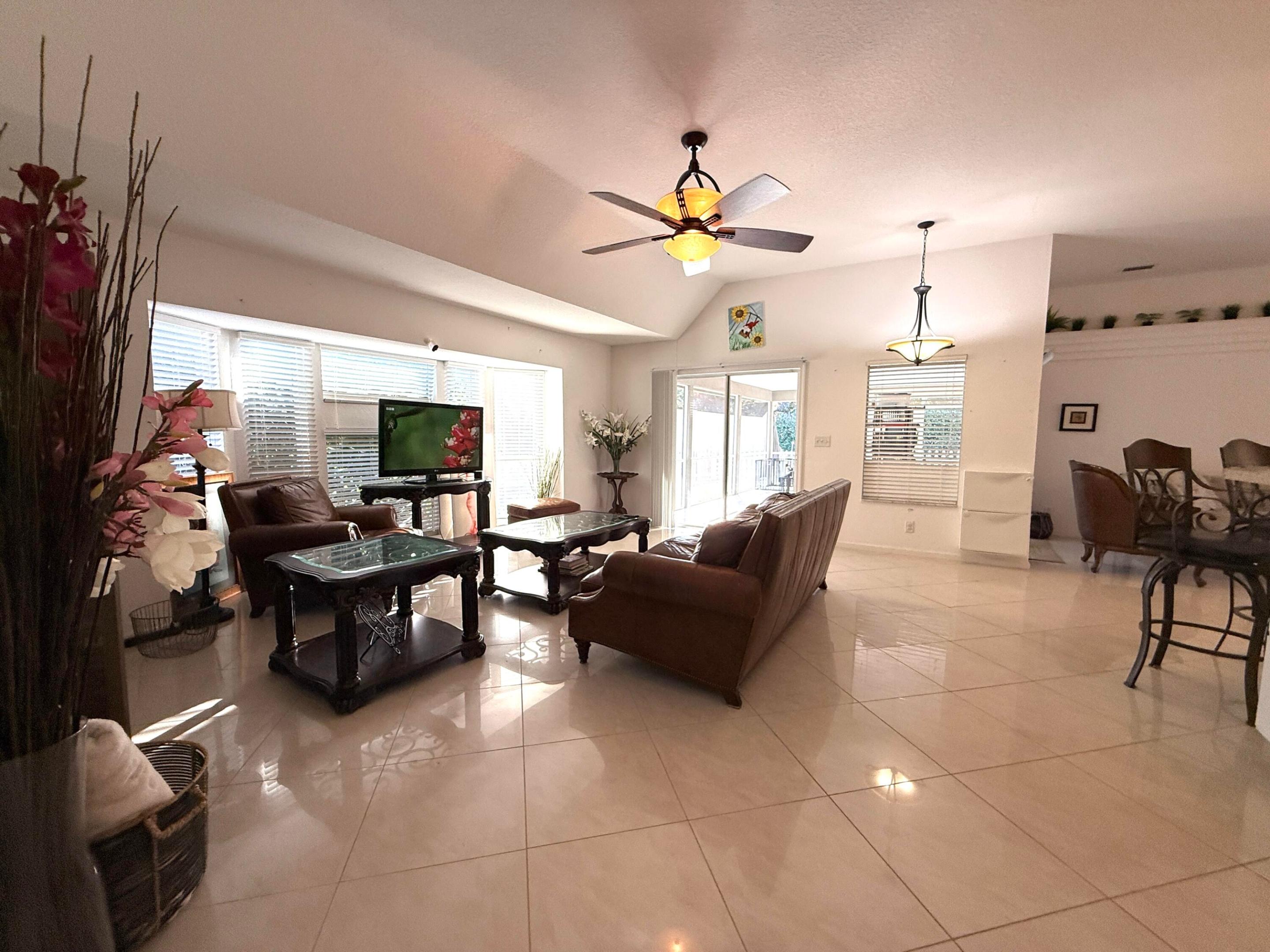 11-43-40~ N 237.9 FT OF S  3380.6 FT OF E 209.6 FT - Residential