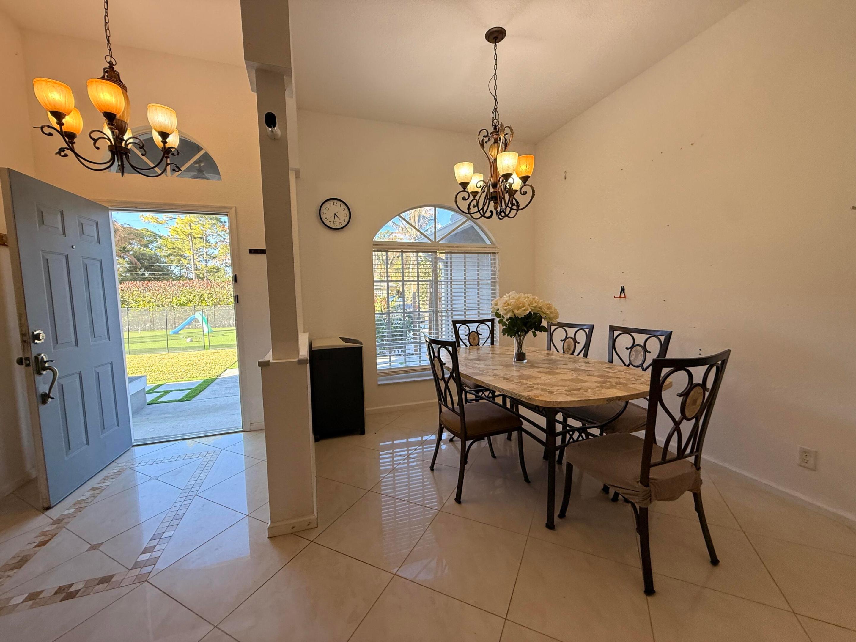 11-43-40~ N 237.9 FT OF S  3380.6 FT OF E 209.6 FT - Residential