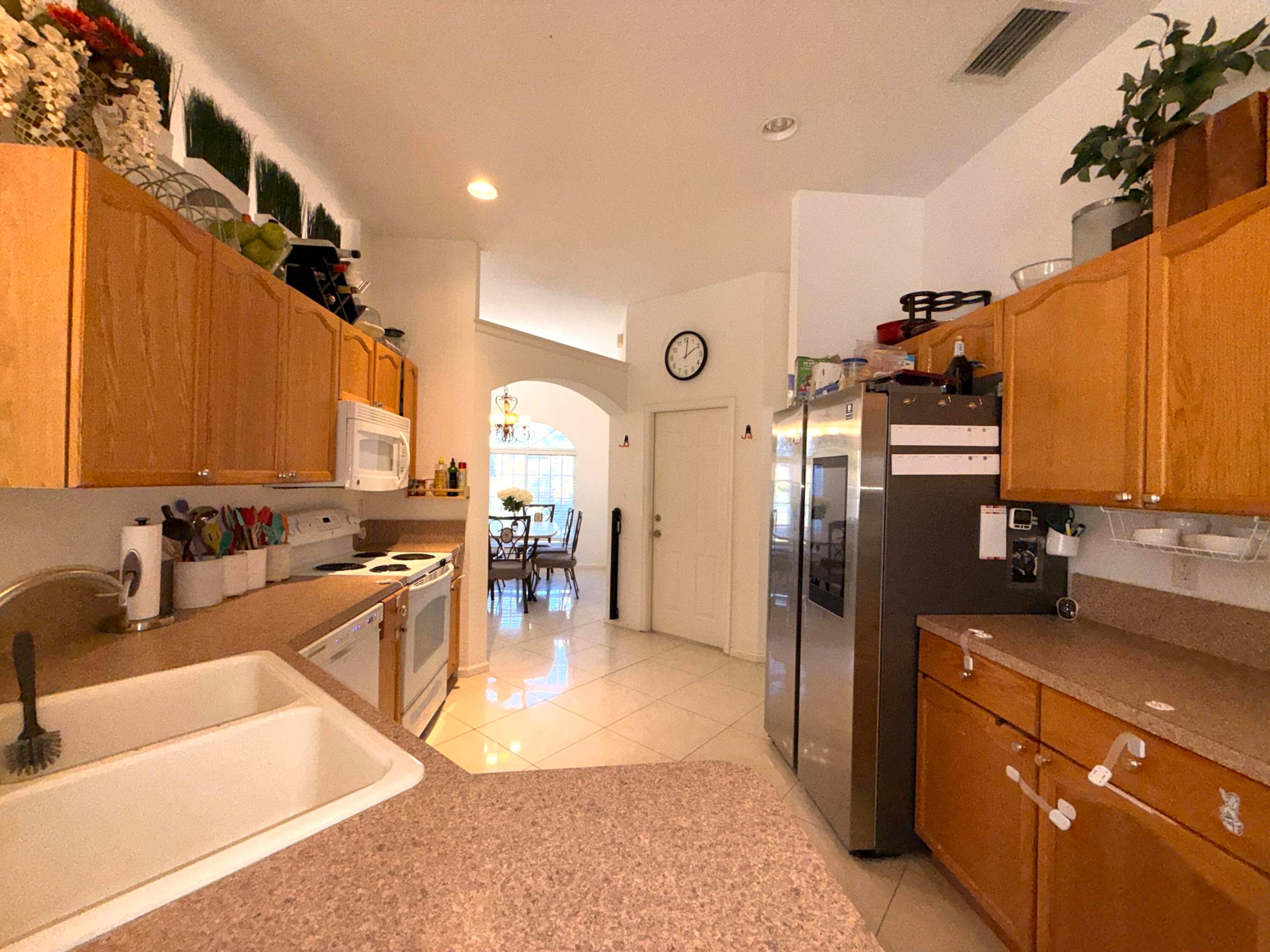 11-43-40~ N 237.9 FT OF S  3380.6 FT OF E 209.6 FT - Residential