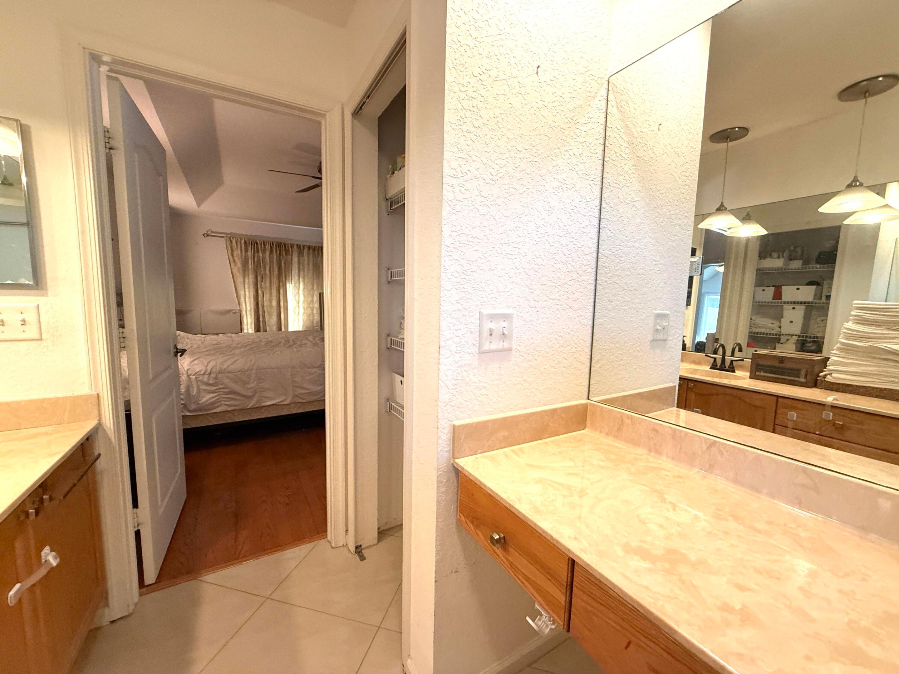 11-43-40~ N 237.9 FT OF S  3380.6 FT OF E 209.6 FT - Residential