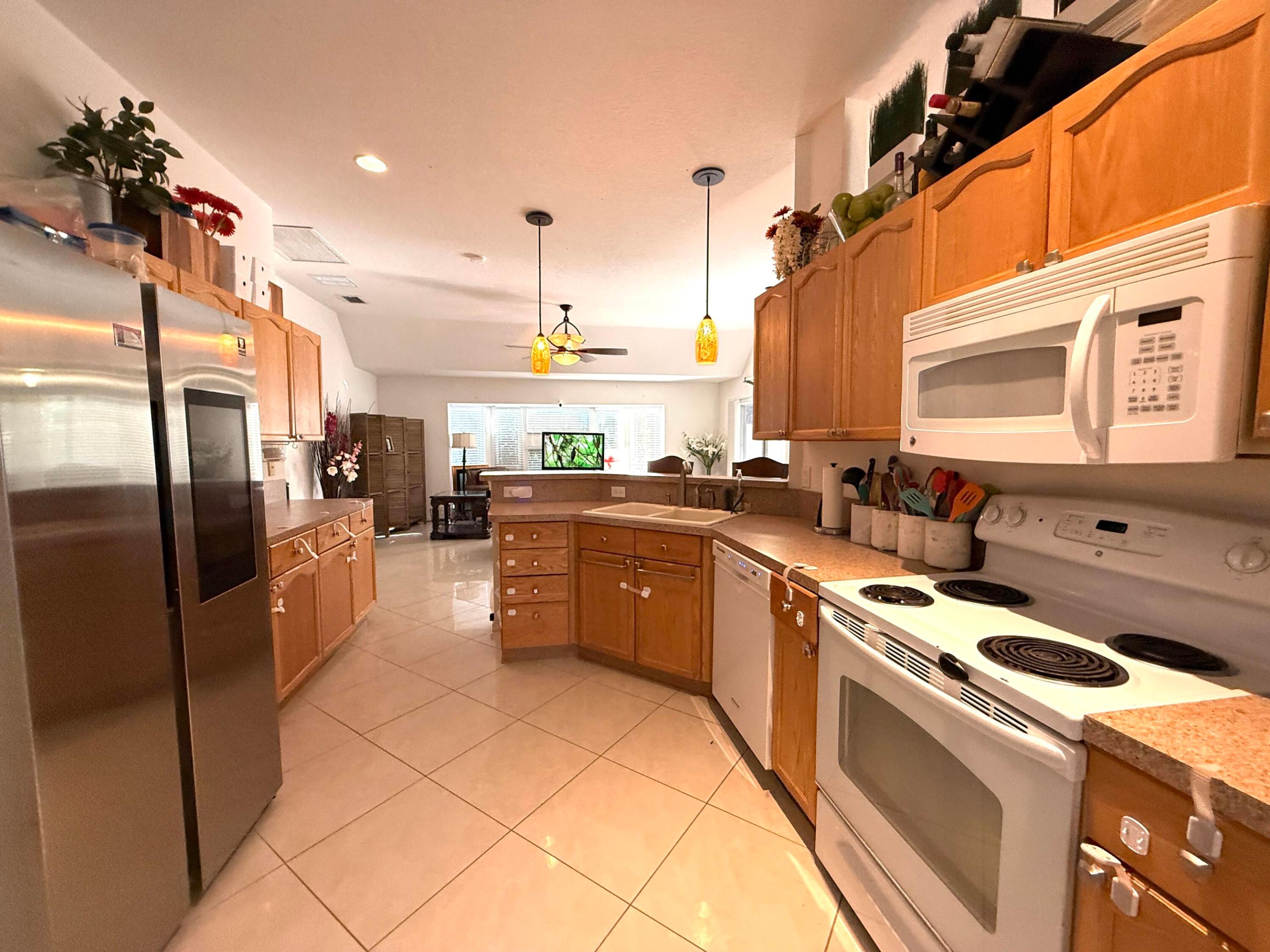 11-43-40~ N 237.9 FT OF S  3380.6 FT OF E 209.6 FT - Residential