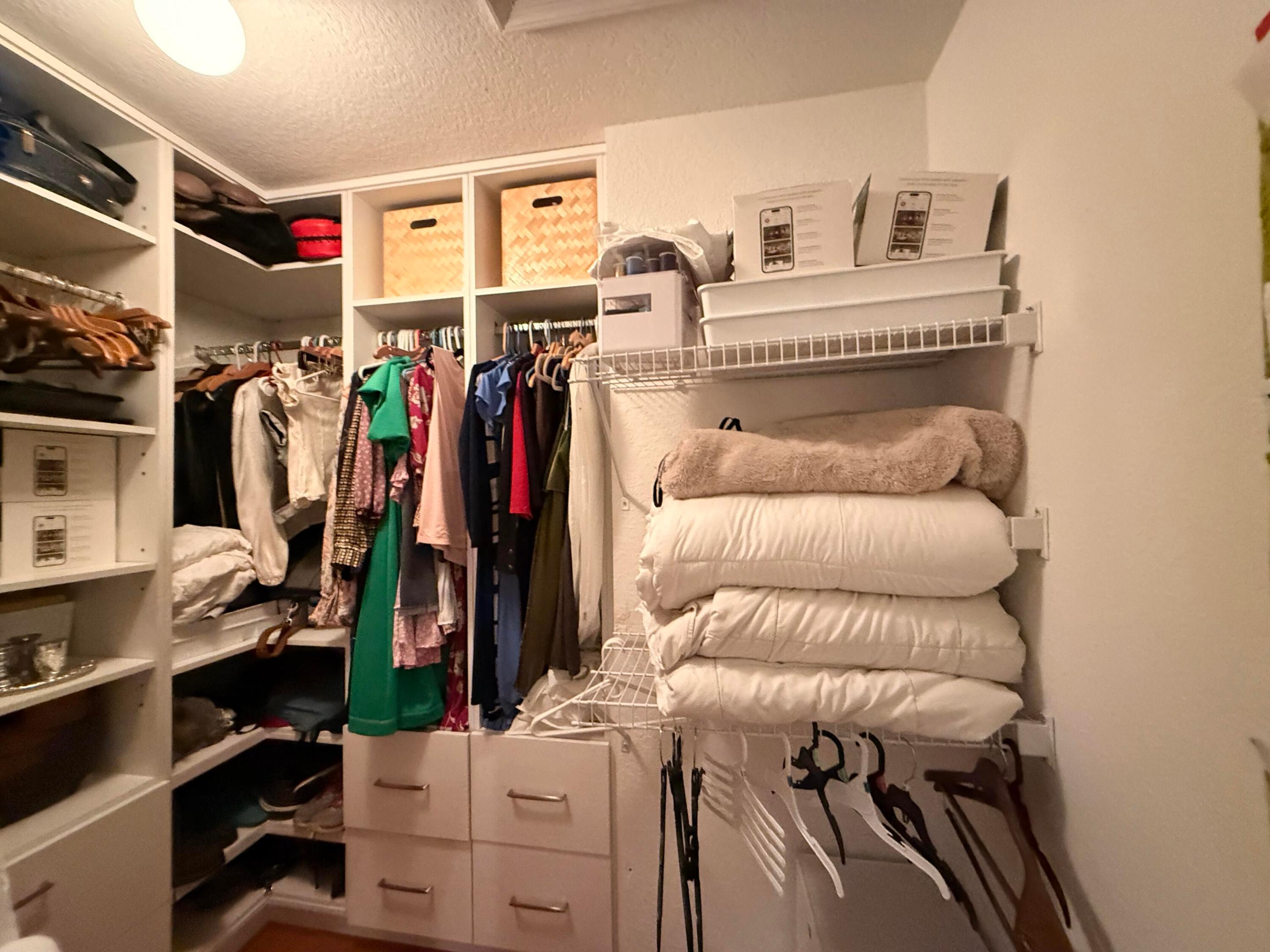 11-43-40~ N 237.9 FT OF S  3380.6 FT OF E 209.6 FT - Residential