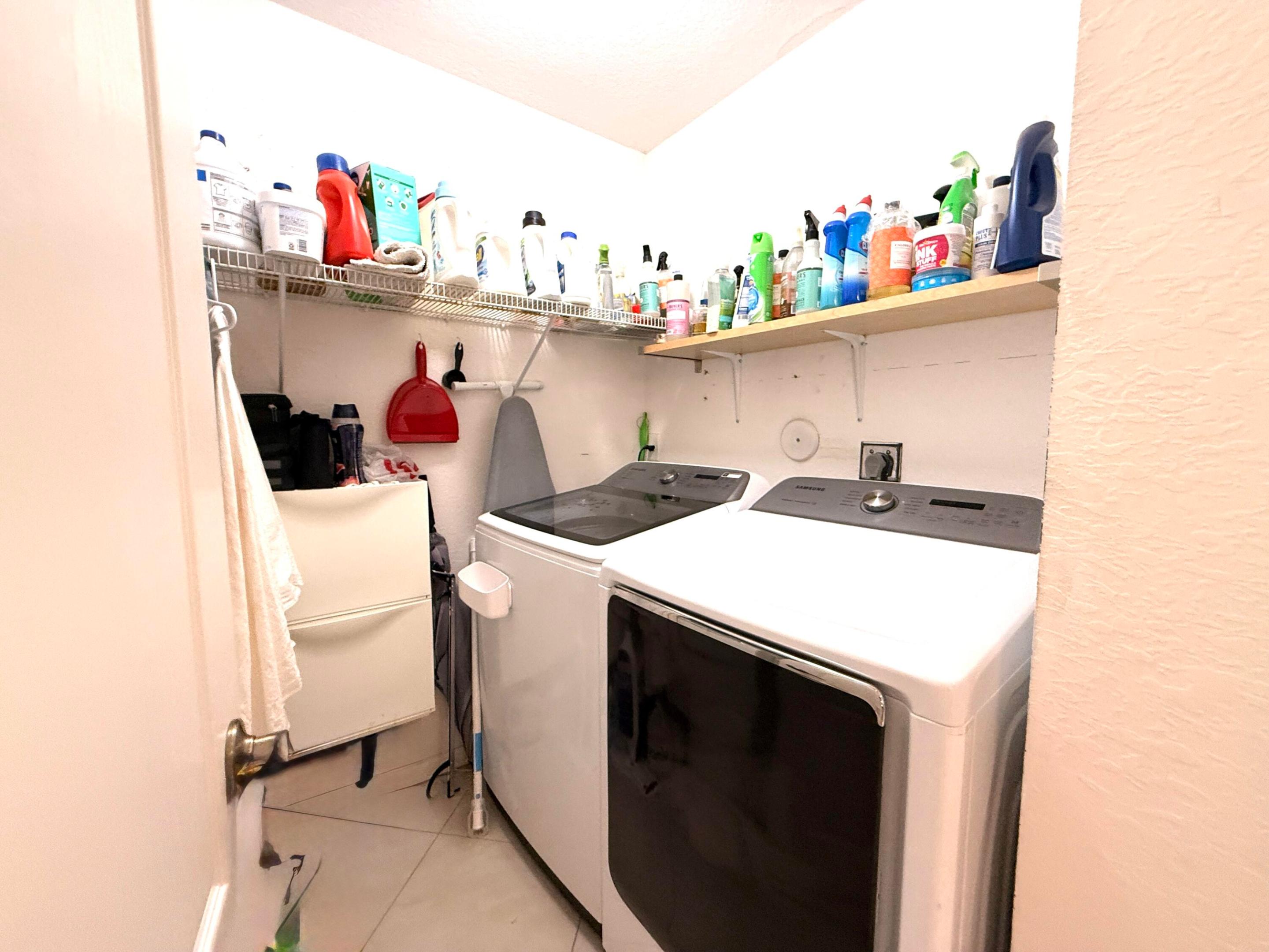 11-43-40~ N 237.9 FT OF S  3380.6 FT OF E 209.6 FT - Residential