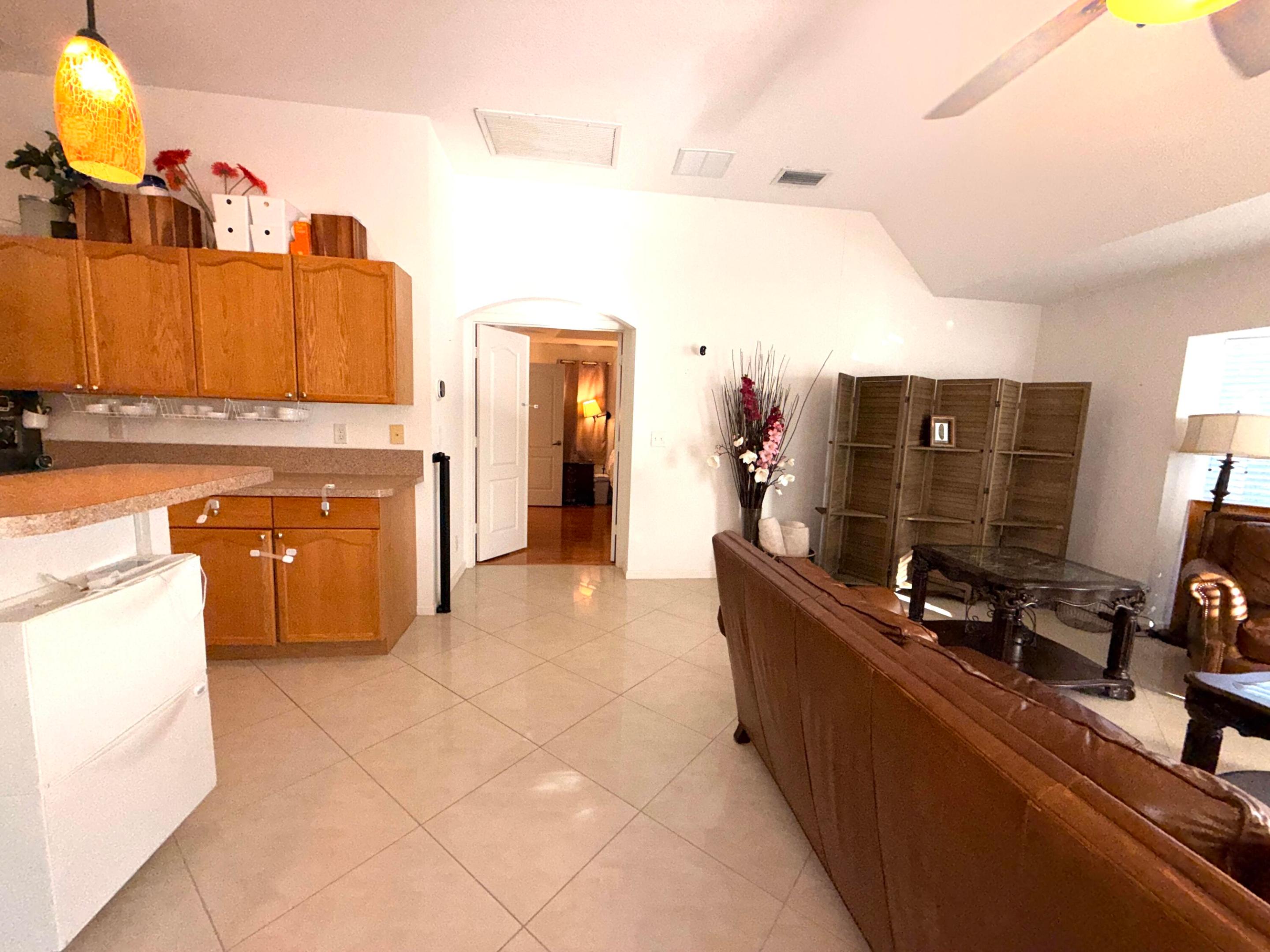 11-43-40~ N 237.9 FT OF S  3380.6 FT OF E 209.6 FT - Residential