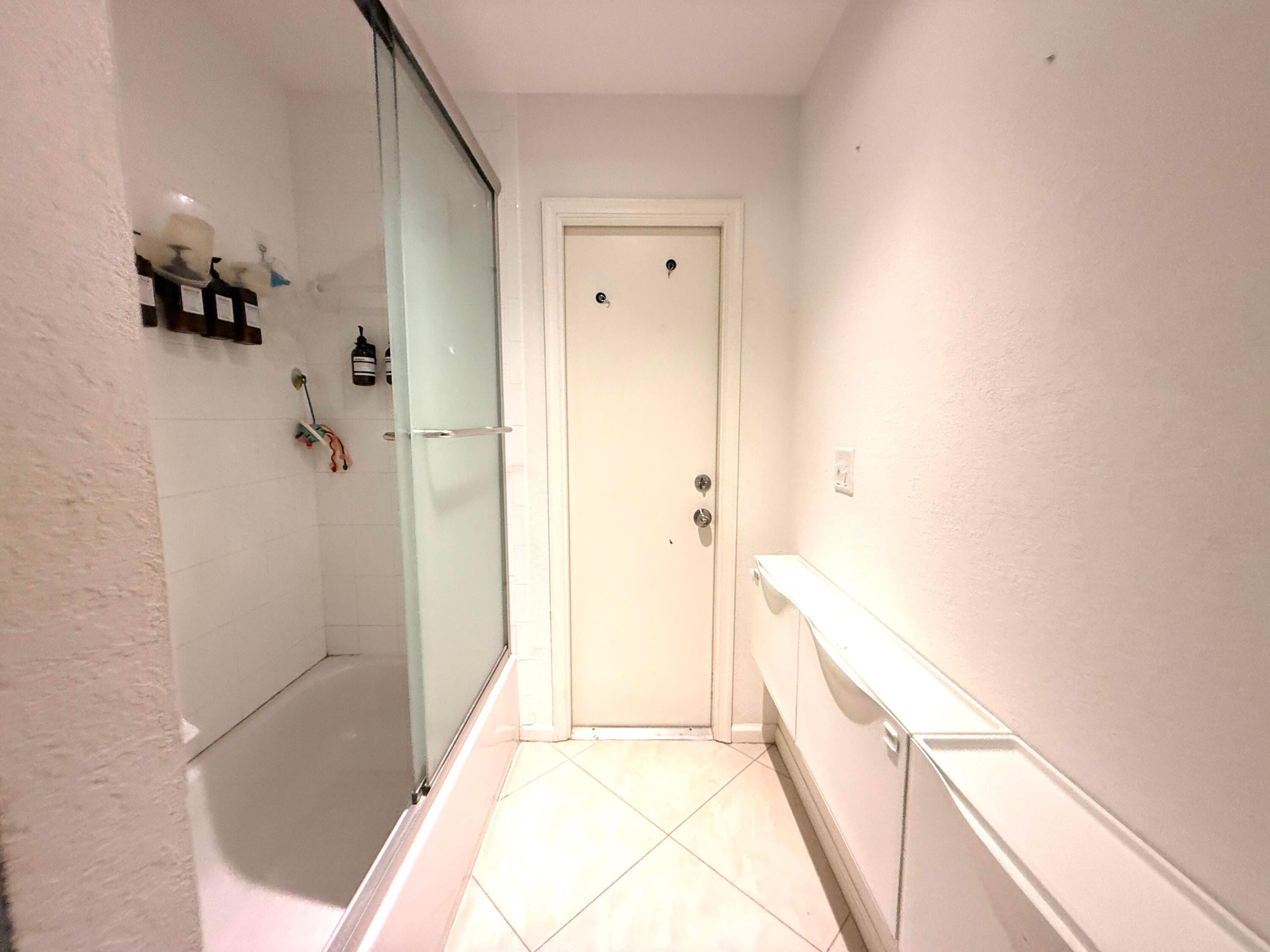 11-43-40~ N 237.9 FT OF S  3380.6 FT OF E 209.6 FT - Residential