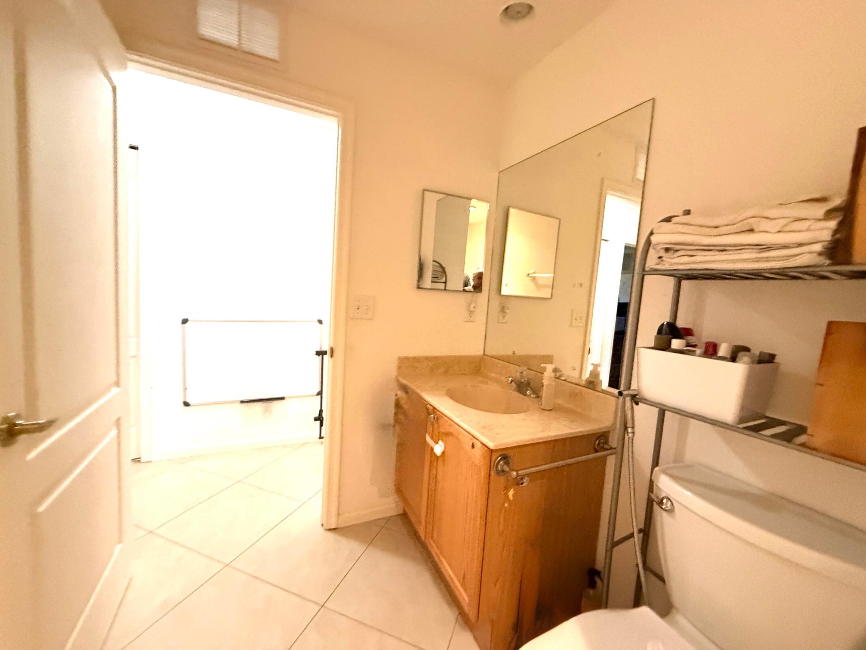 11-43-40~ N 237.9 FT OF S  3380.6 FT OF E 209.6 FT - Residential