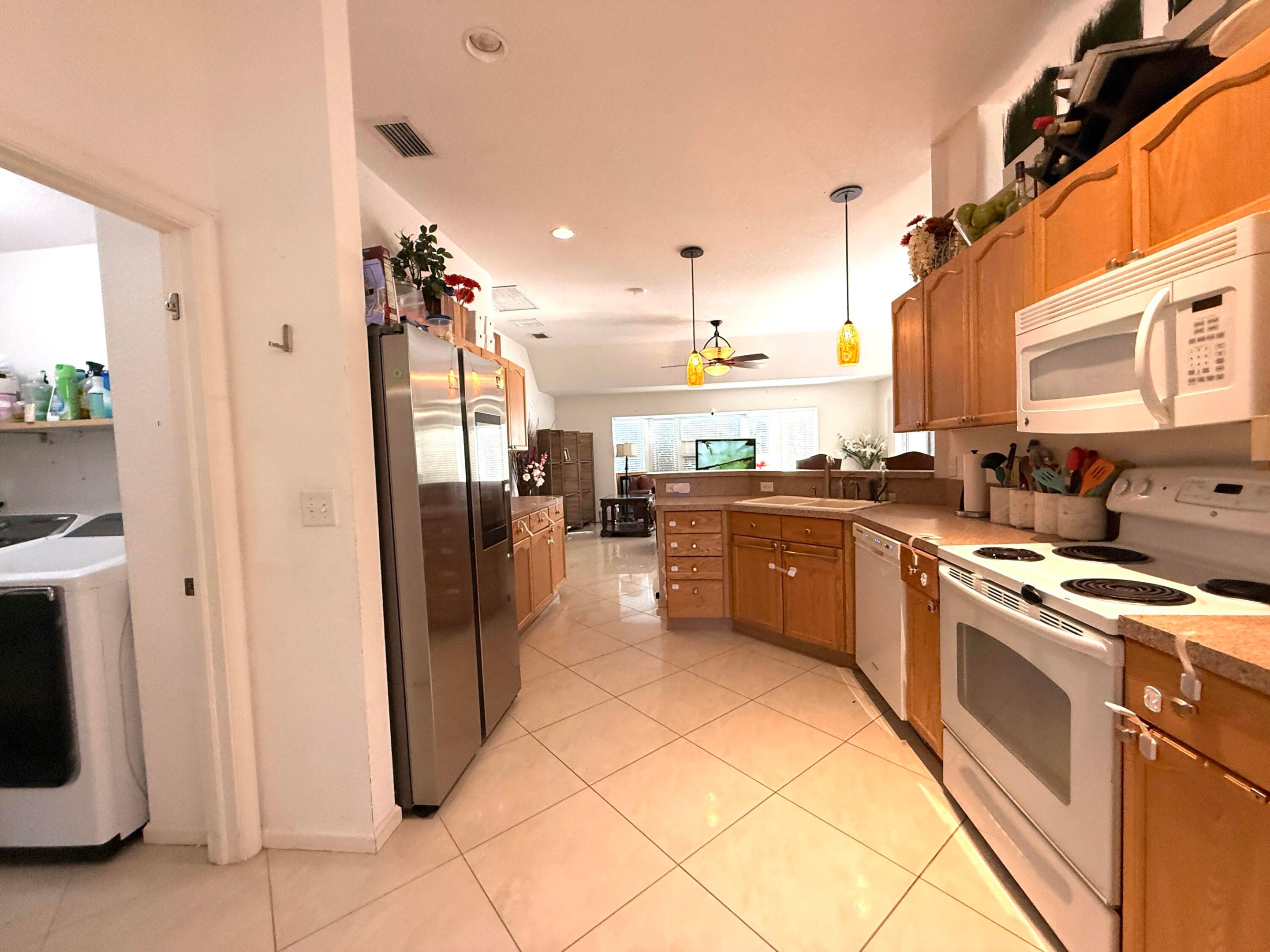 11-43-40~ N 237.9 FT OF S  3380.6 FT OF E 209.6 FT - Residential