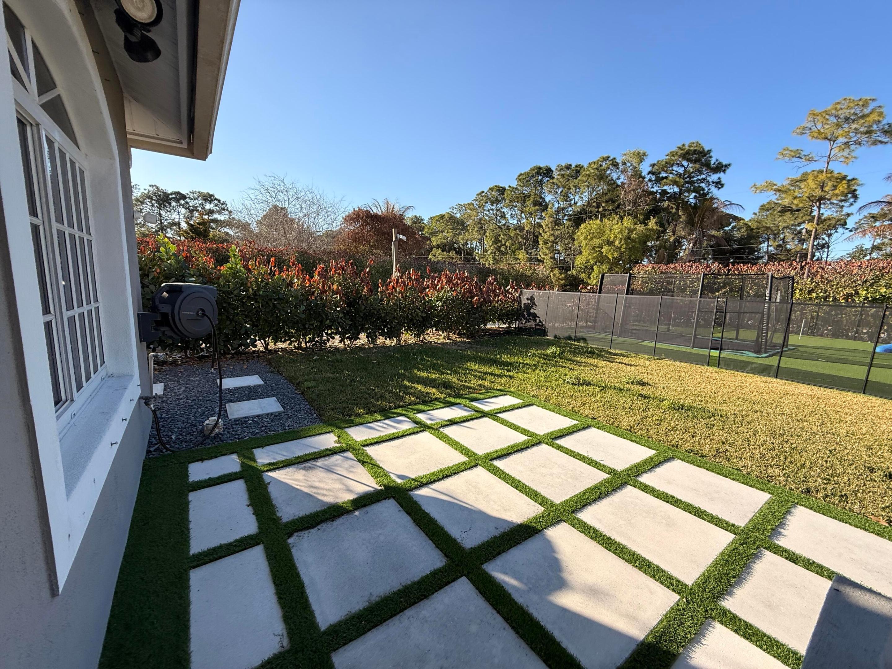 11-43-40~ N 237.9 FT OF S  3380.6 FT OF E 209.6 FT - Residential