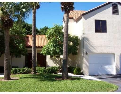 Photo of 9 Via De Casas Sur #103, Boynton Beach, FL 33426 (MLS # R10761660)