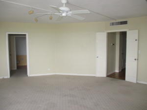 LA FONTANA APTS OF PALM BEACH INC - Residential