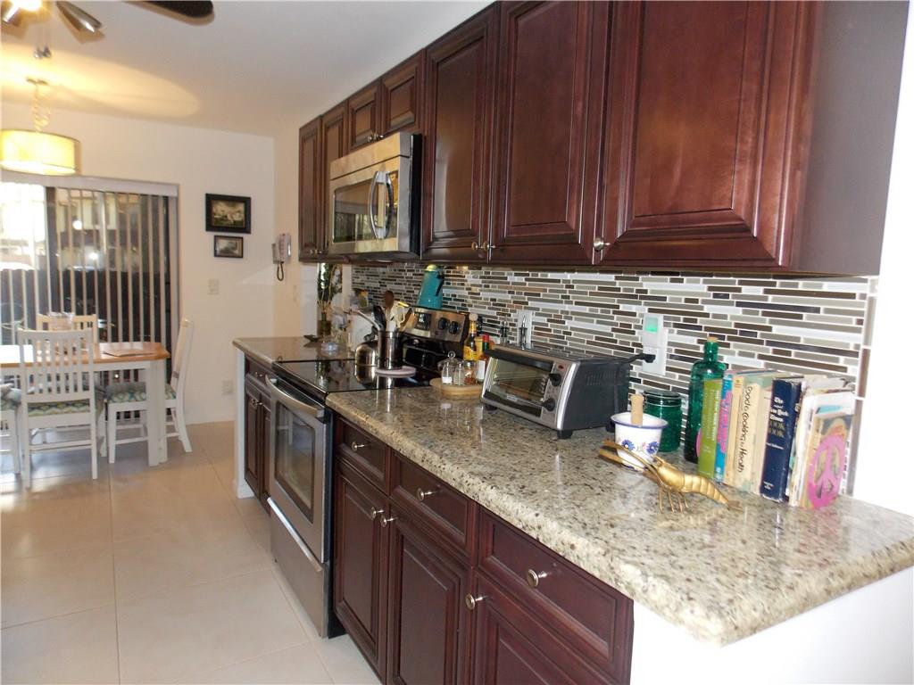Baywood Village 3 - Residential