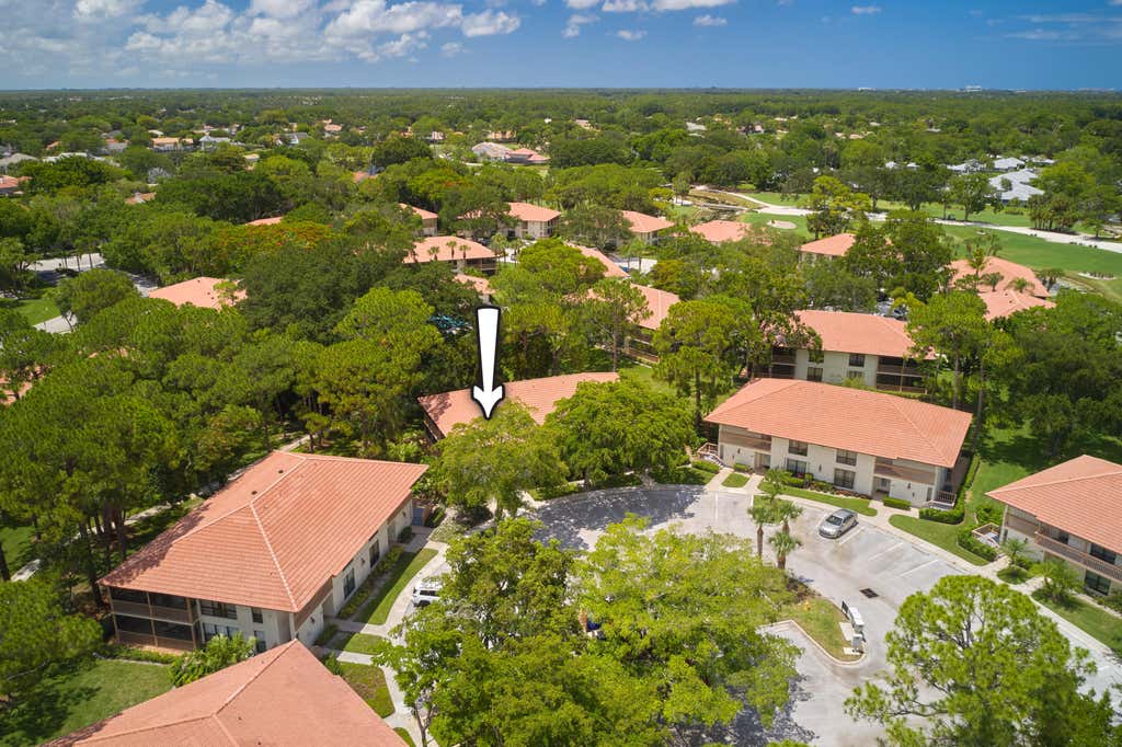 Photo of 563 Brackenwood Place, Palm Beach Gardens, FL 33418 (MLS # B26041633)