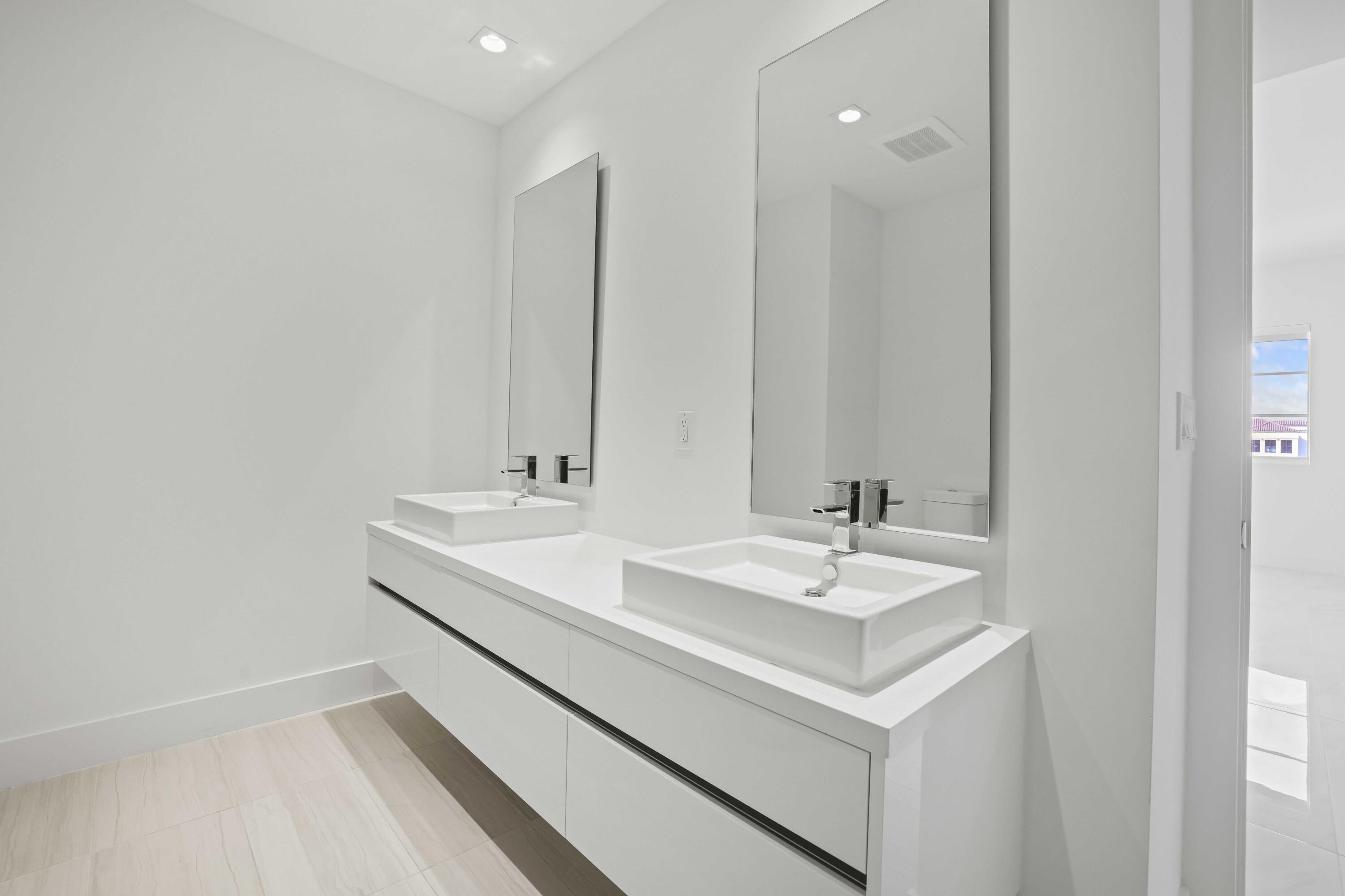 TOWER 155 CONDO - Residential